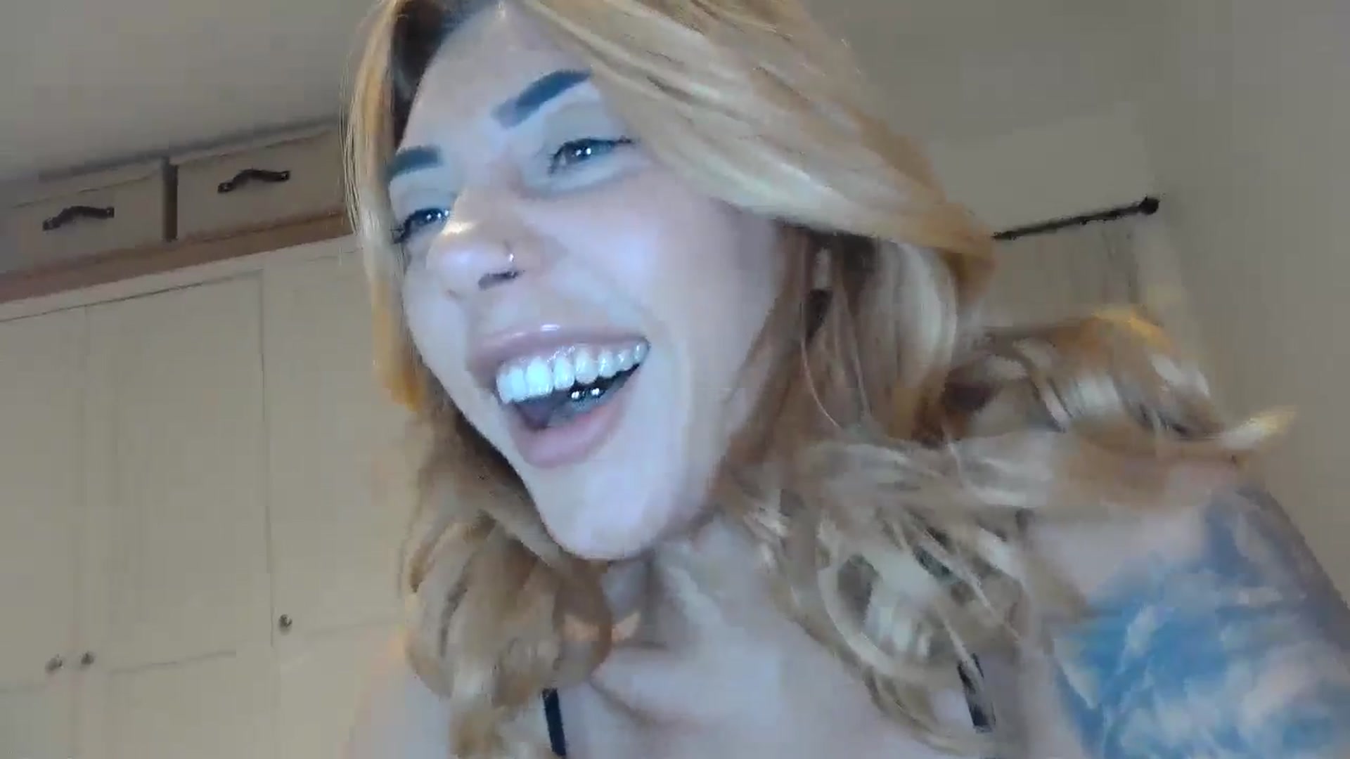 Gallery image thumbnail from EnglishRose3's myfreecams stream on, 11/08/2024, 07:47 image 5 of 20