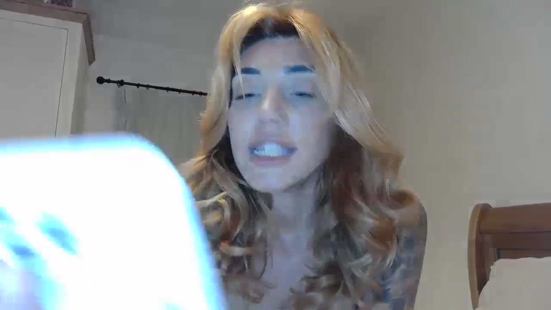 Gallery image thumbnail from EnglishRose3's myfreecams stream on, 11/08/2024, 08:47 image 20 of 20