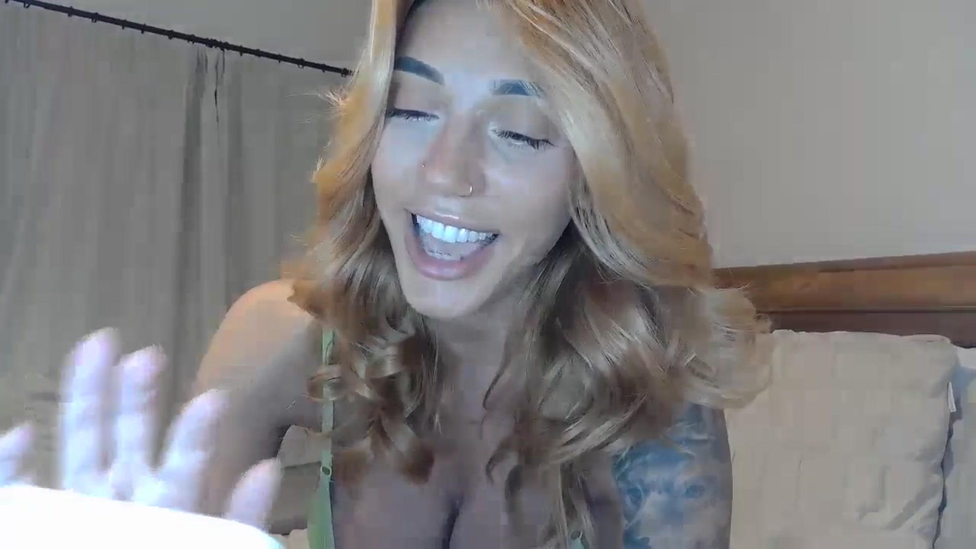 Gallery image thumbnail from EnglishRose3's myfreecams stream on, 11/14/2024, 07:34 image 20 of 20