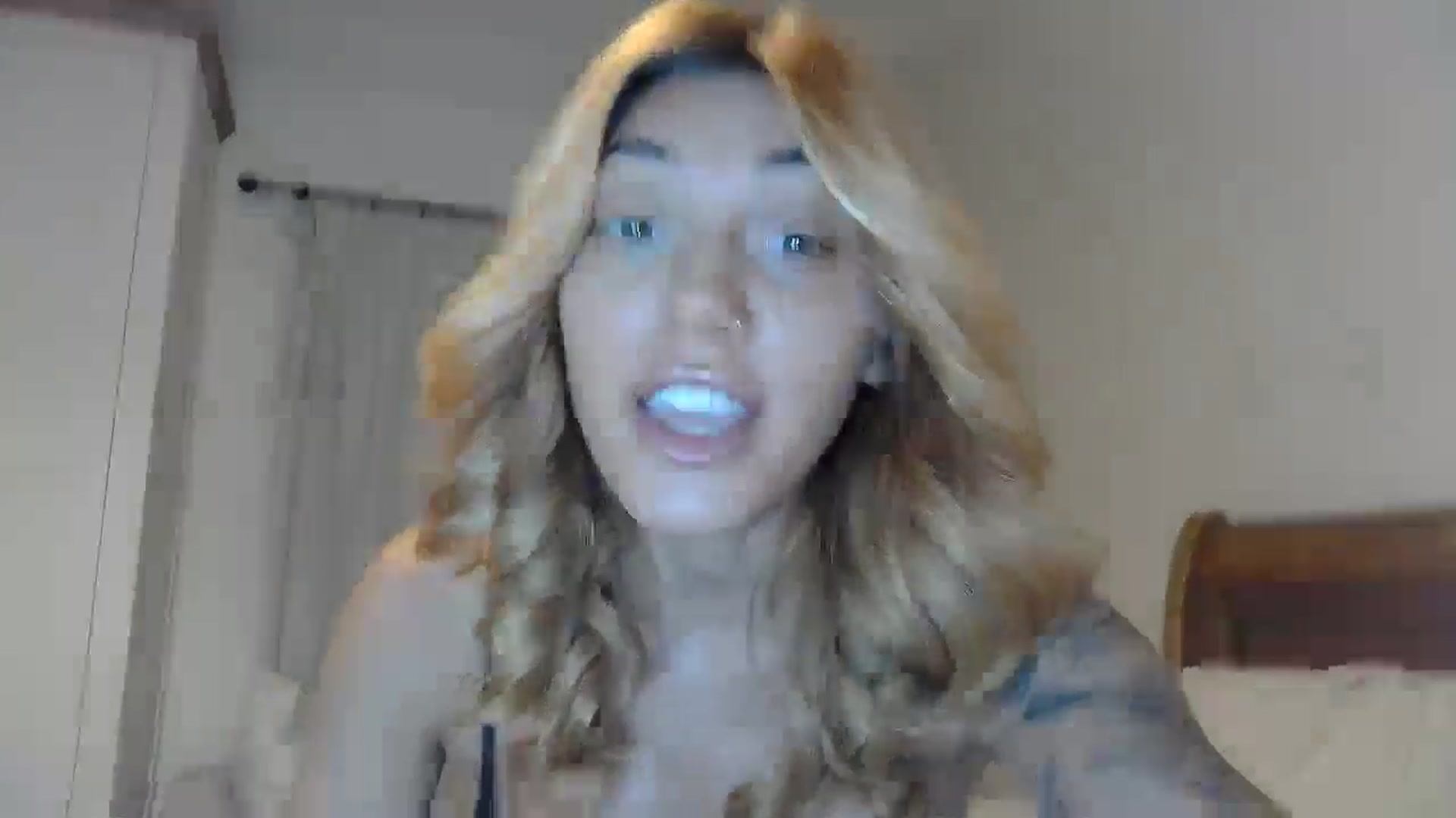 Gallery image thumbnail from EnglishRose3's myfreecams stream on, 11/15/2024, 07:58 image 13 of 20