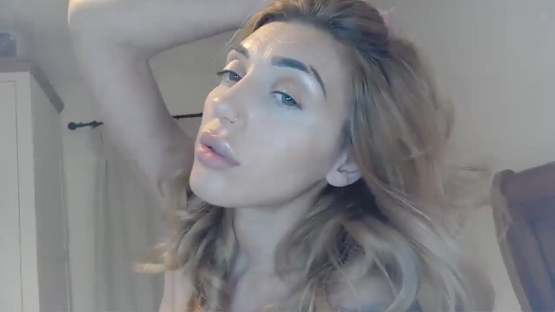 Gallery image thumbnail from EnglishRose3's myfreecams stream on, 11/27/2024, 08:31 image 16 of 20
