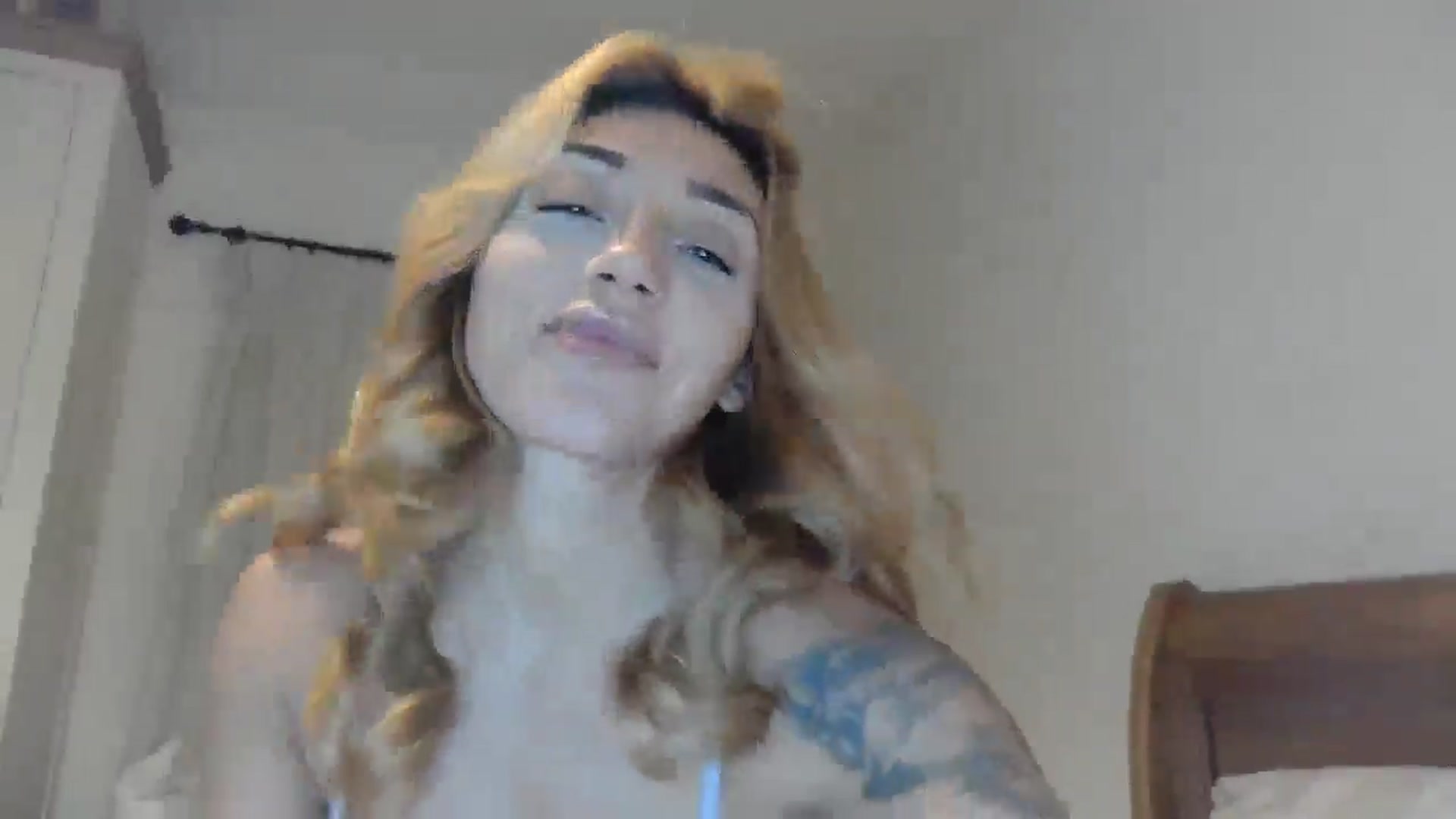 Gallery image thumbnail from EnglishRose3's myfreecams stream on, 11/29/2024, 07:37 image 2 of 20