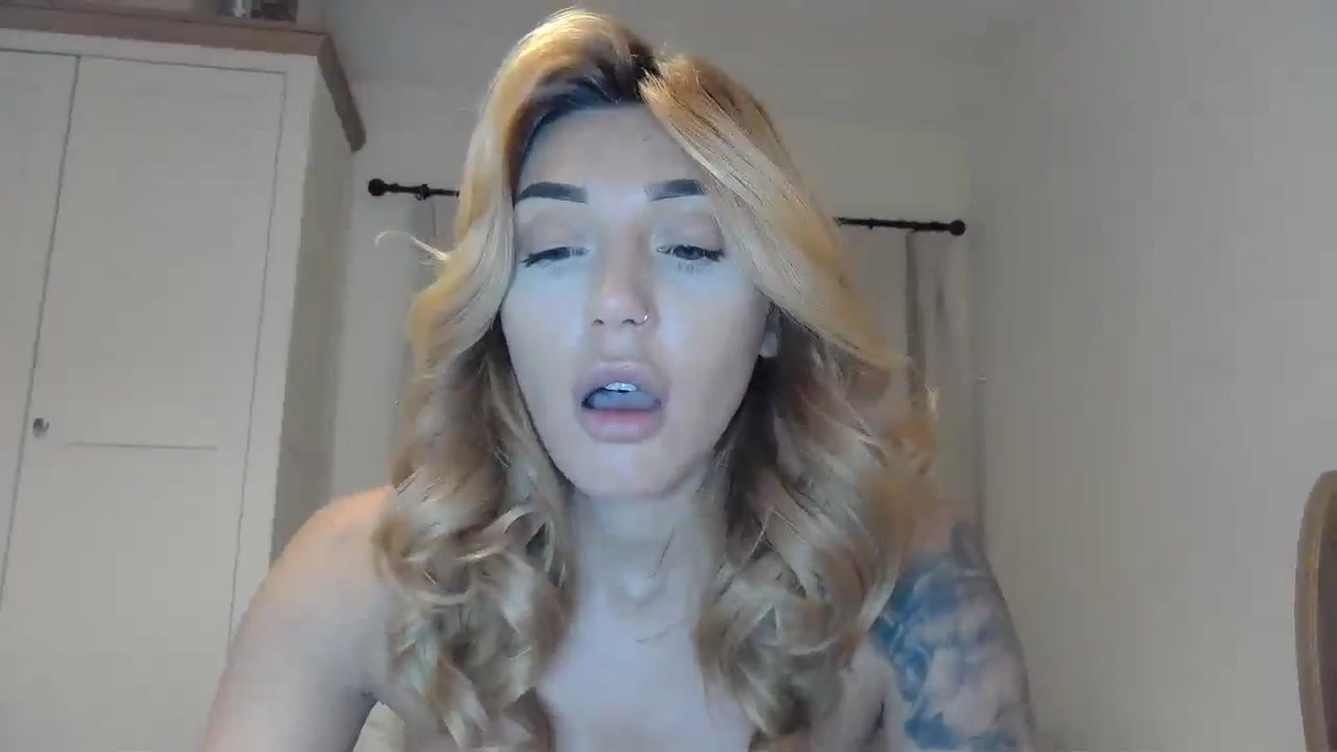 Gallery image thumbnail from EnglishRose3's myfreecams stream on, 11/29/2024, 09:05 image 20 of 20