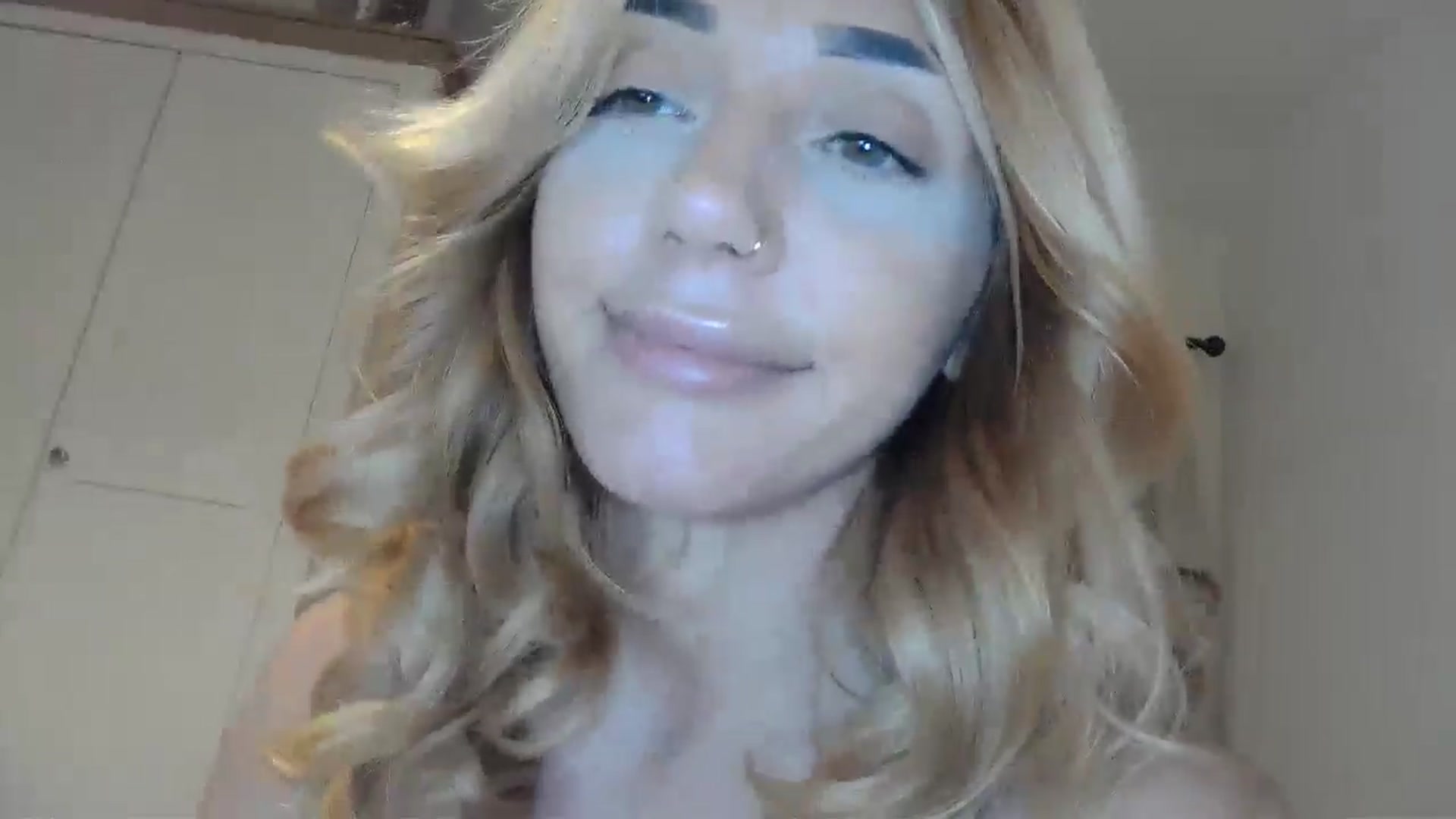 Gallery image thumbnail from EnglishRose3's myfreecams stream on, 11/29/2024, 09:05 image 11 of 20