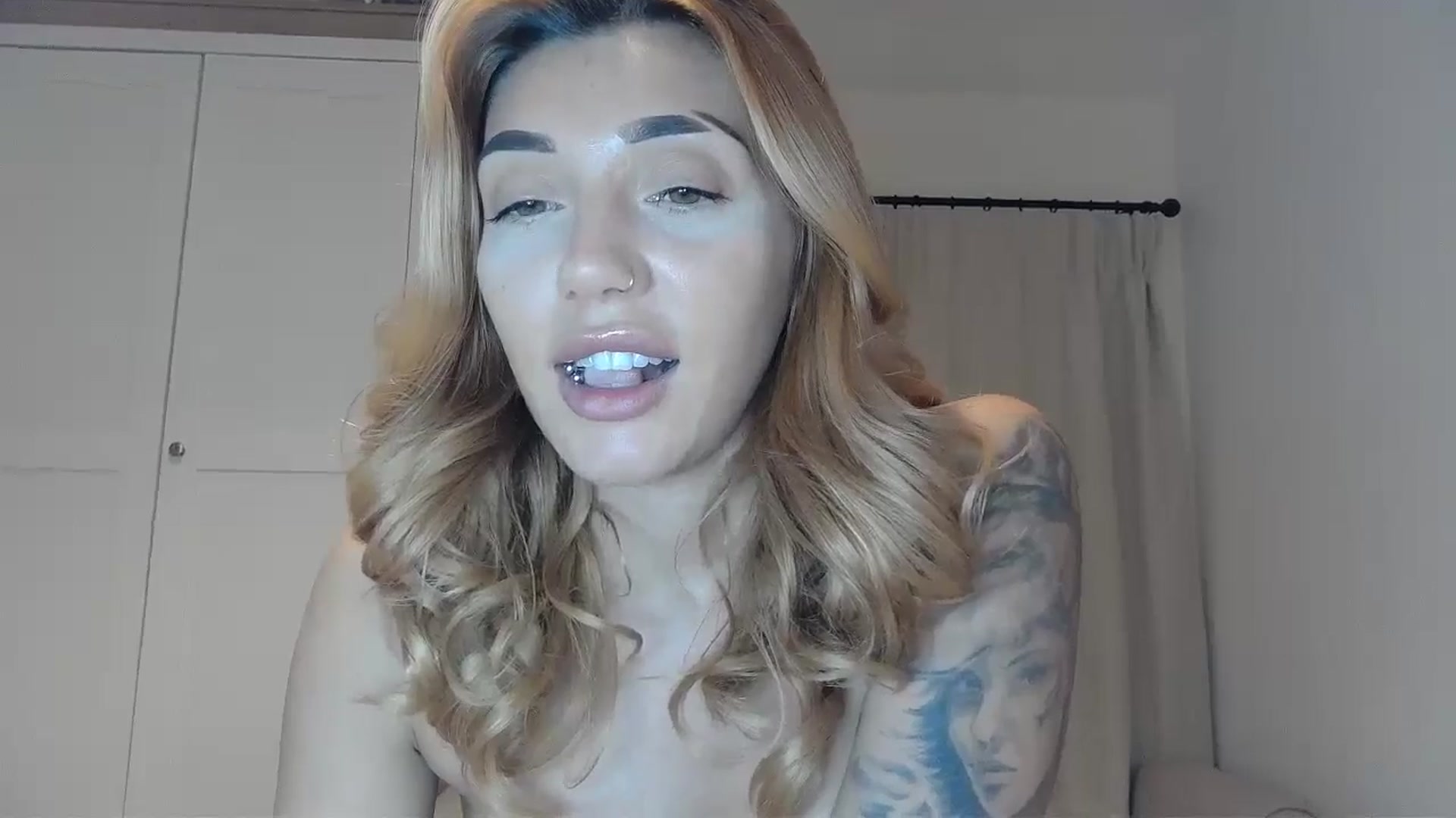 Gallery image thumbnail from EnglishRose3's myfreecams stream on, 12/02/2024, 08:02 image 10 of 20