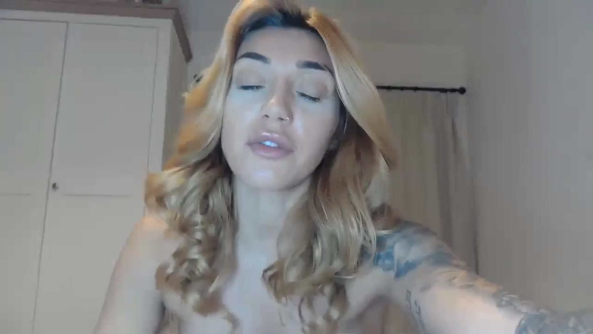 Gallery image thumbnail from EnglishRose3's myfreecams stream on, 12/02/2024, 08:02 image 2 of 20