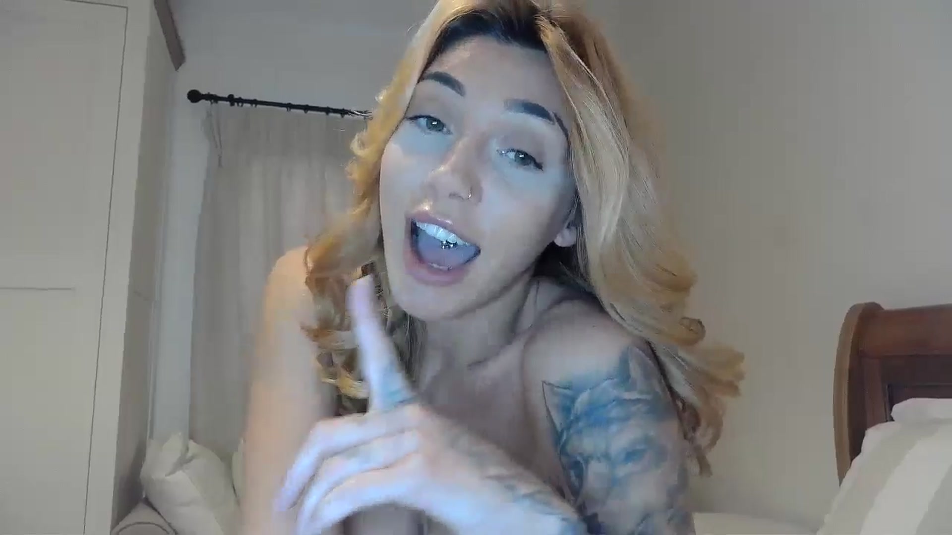 Gallery image thumbnail from EnglishRose3's myfreecams stream on, 12/06/2024, 08:27 image 15 of 20