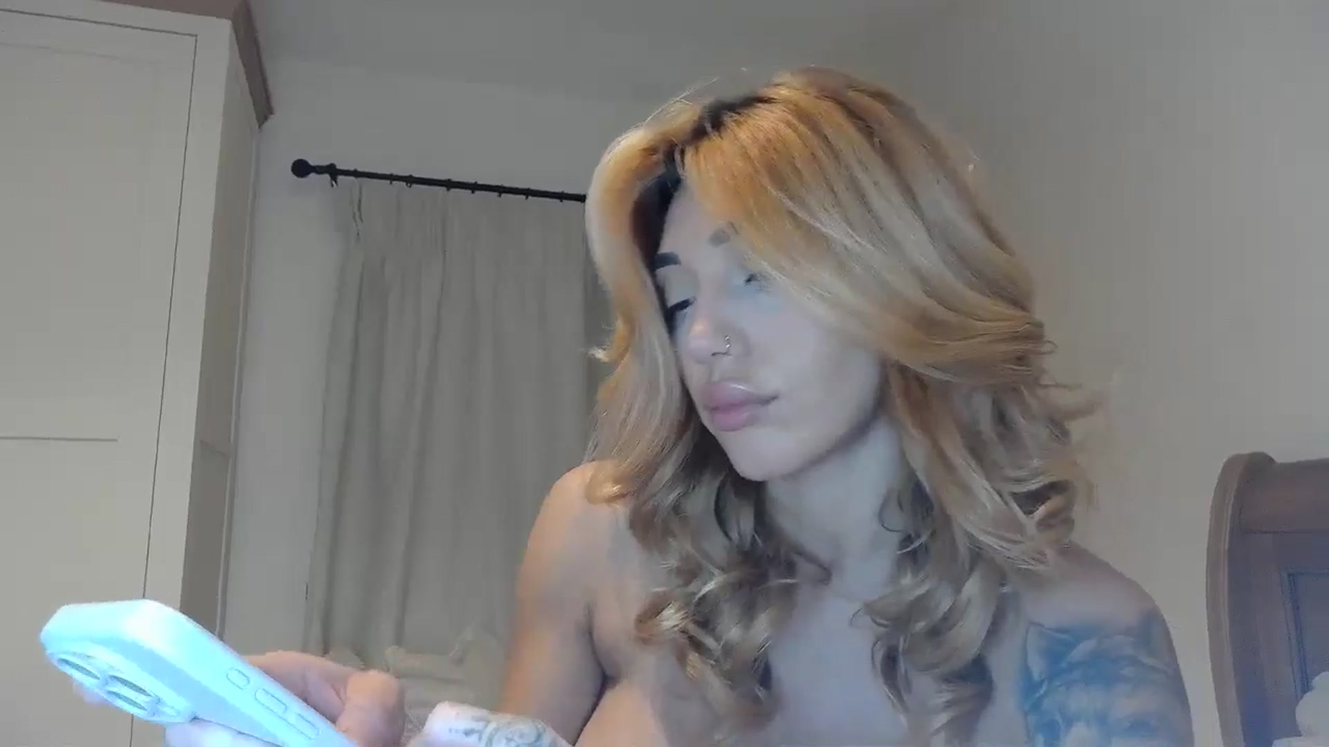 Gallery image thumbnail from EnglishRose3's myfreecams stream on, 12/10/2024, 08:01 image 6 of 20