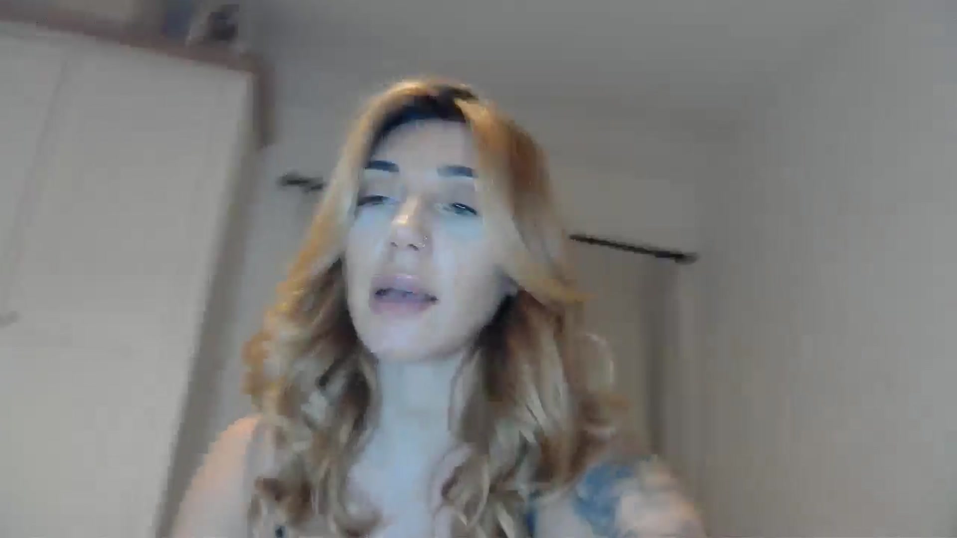 Gallery image thumbnail from EnglishRose3's myfreecams stream on, 12/18/2024, 07:54 image 9 of 20
