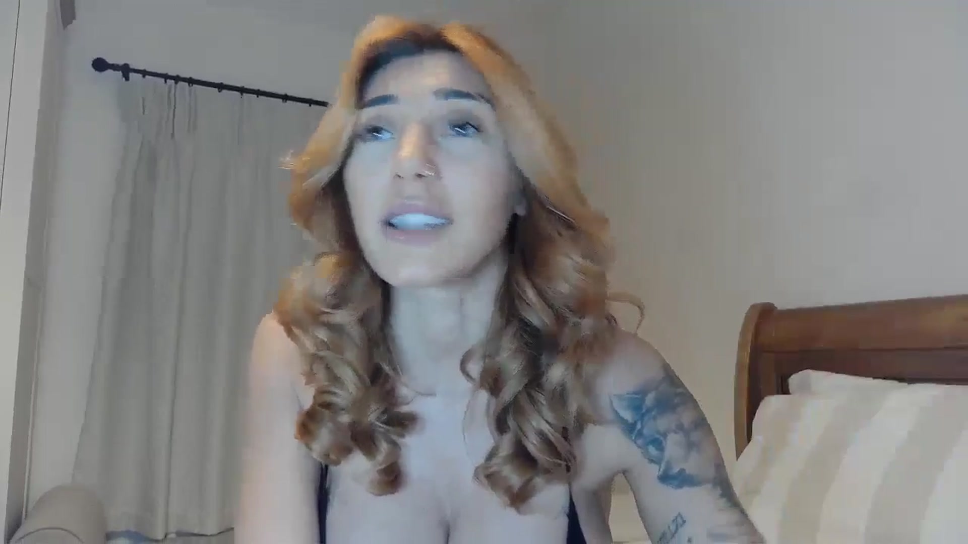 Gallery image thumbnail from EnglishRose3's myfreecams stream on, 01/08/2025, 08:02 image 15 of 20