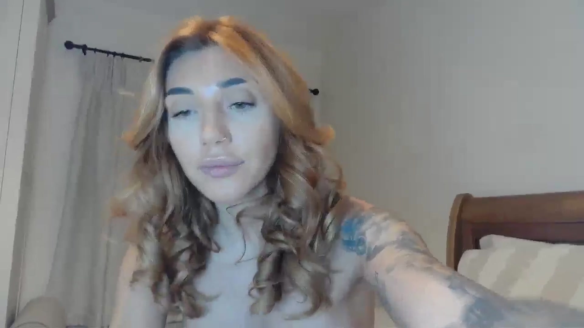 Gallery image thumbnail from EnglishRose3's myfreecams stream on, 01/08/2025, 08:02 image 18 of 20