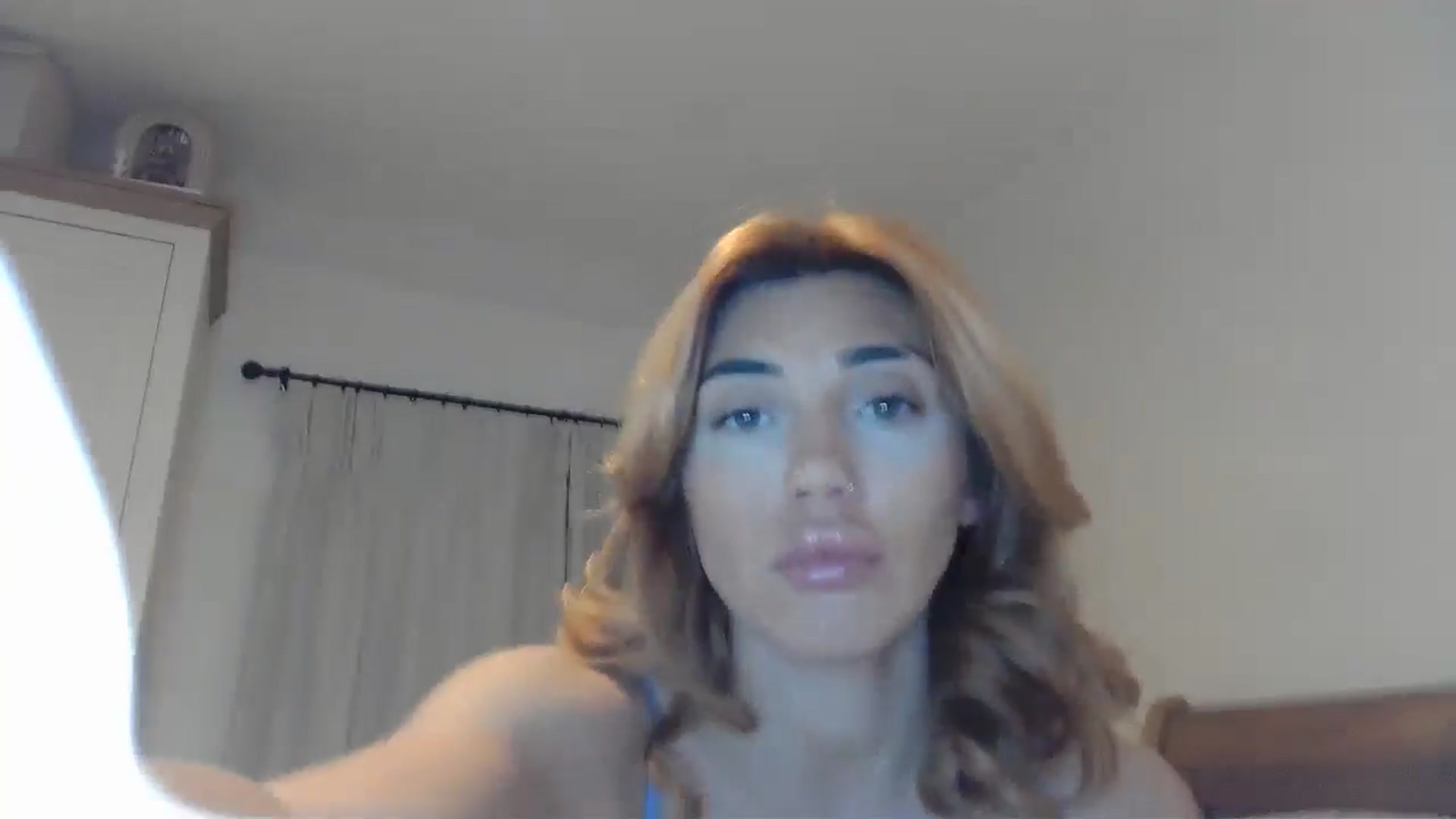 Gallery image thumbnail from EnglishRose3's myfreecams stream on, 01/16/2025, 06:55 image 17 of 20