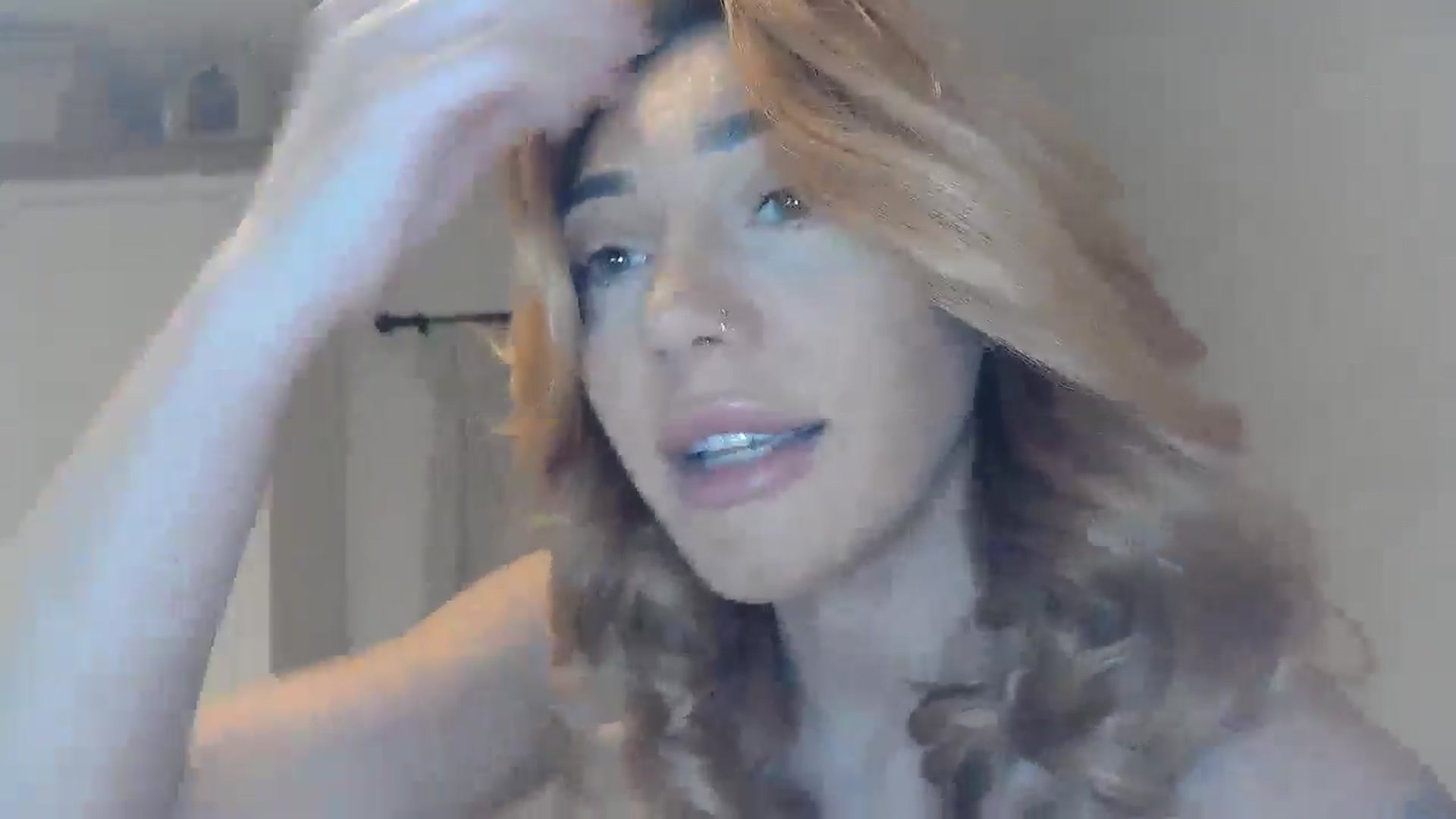 Gallery image thumbnail from EnglishRose3's myfreecams stream on, 01/20/2025, 07:57 image 10 of 20
