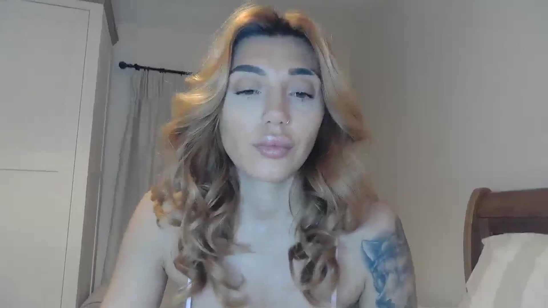 Gallery image thumbnail from EnglishRose3's myfreecams stream on, 02/03/2025, 07:17 image 14 of 20
