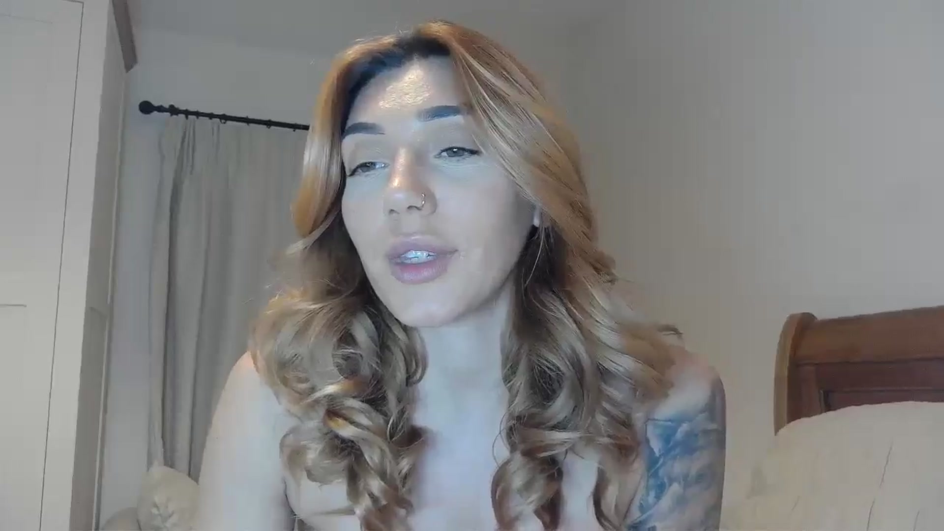 Gallery image thumbnail from EnglishRose3's myfreecams stream on, 02/05/2025, 21:36 image 19 of 20