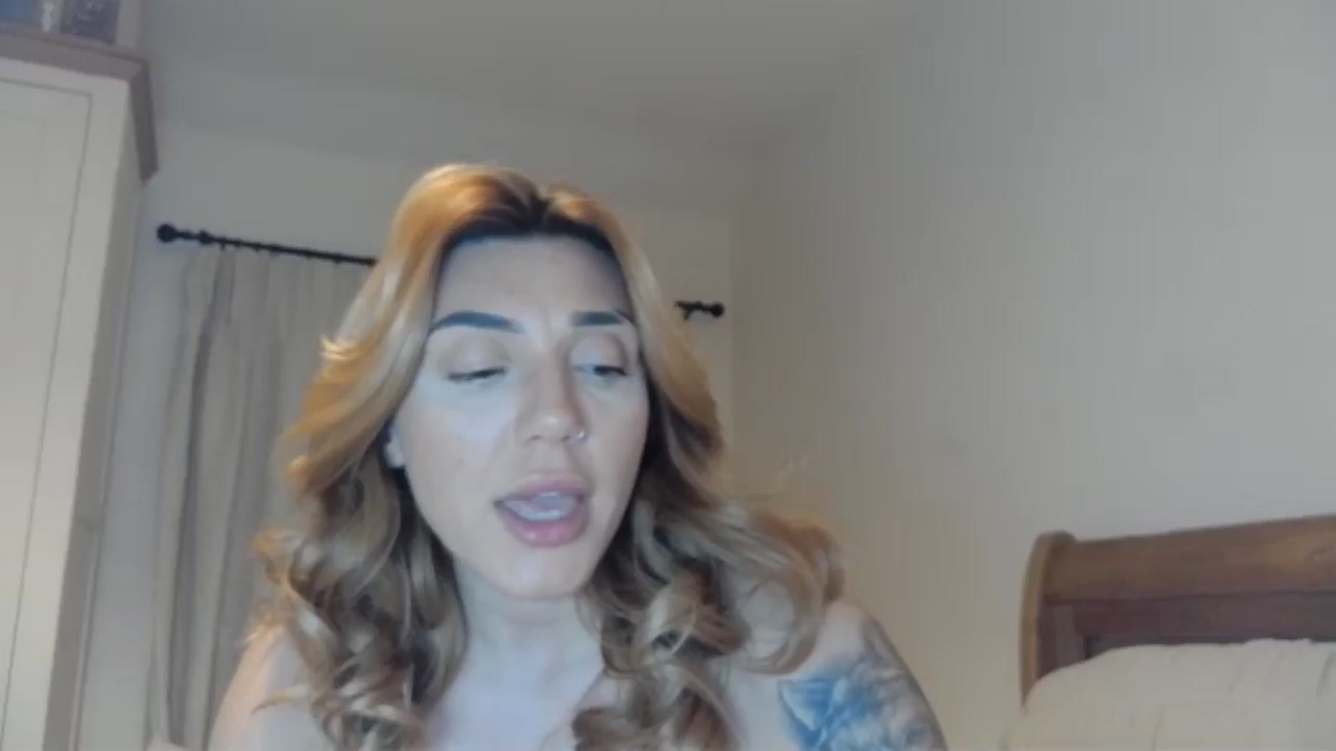 Gallery image thumbnail from EnglishRose3's myfreecams stream on, 02/05/2025, 21:36 image 3 of 20