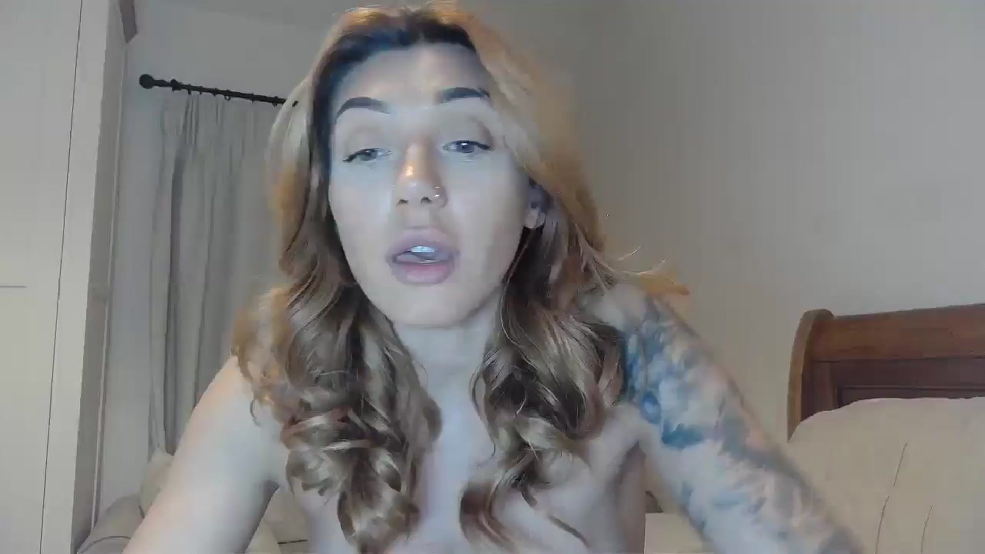 Gallery image thumbnail from EnglishRose3's myfreecams stream on, 02/05/2025, 21:36 image 17 of 20