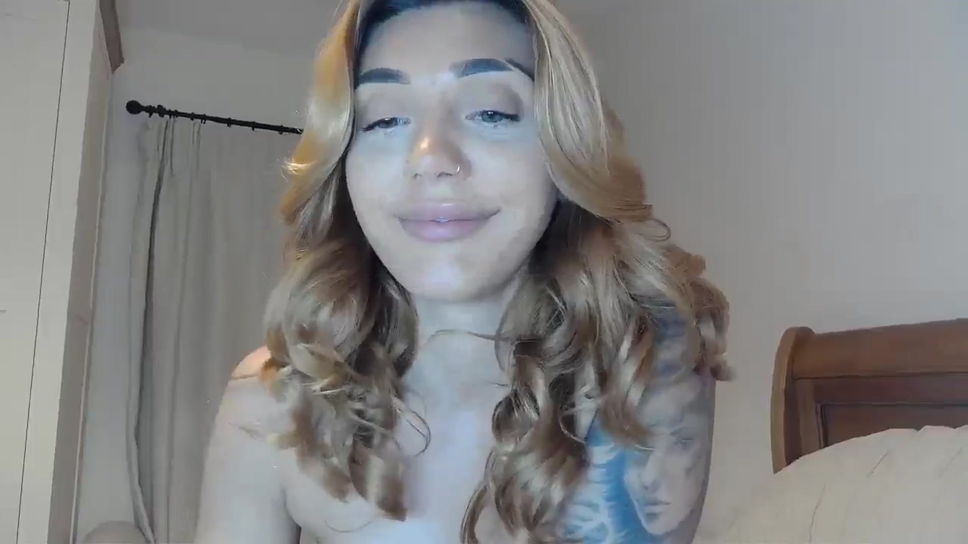 Gallery image thumbnail from EnglishRose3's myfreecams stream on, 02/19/2025, 09:02 image 20 of 20