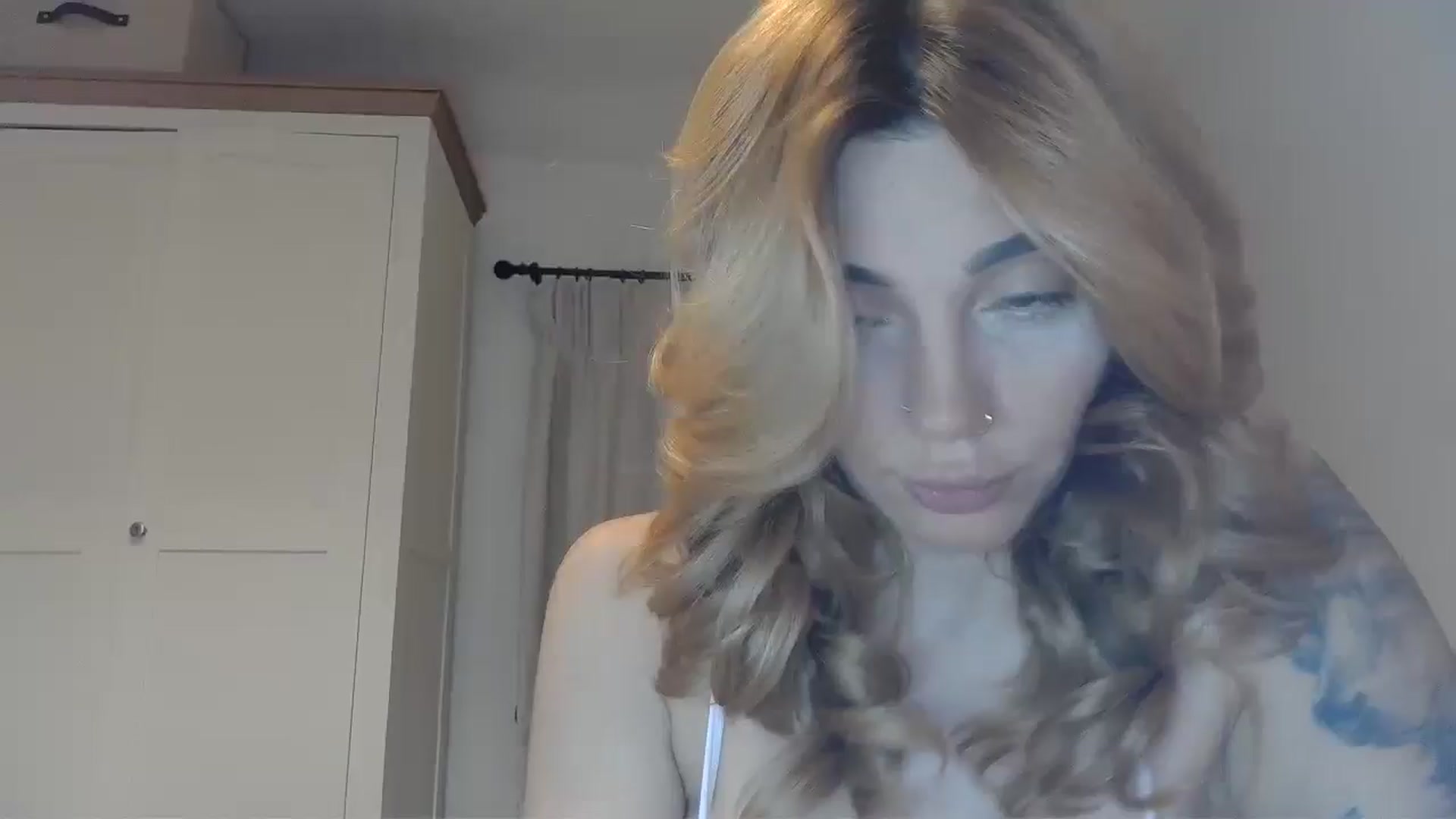 Gallery image thumbnail from EnglishRose3's myfreecams stream on, 02/24/2025, 07:40 image 11 of 20