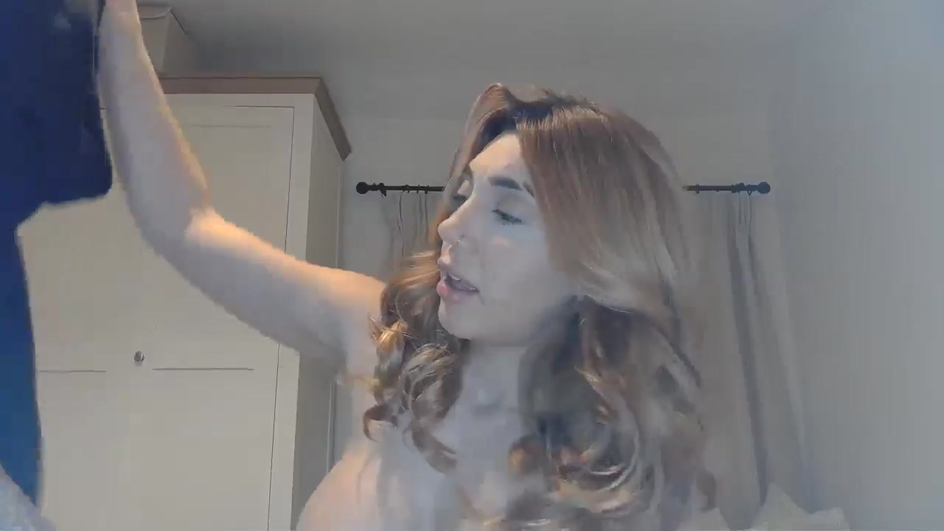 Gallery image thumbnail from EnglishRose3's myfreecams stream on, 02/25/2025, 08:10 image 15 of 20
