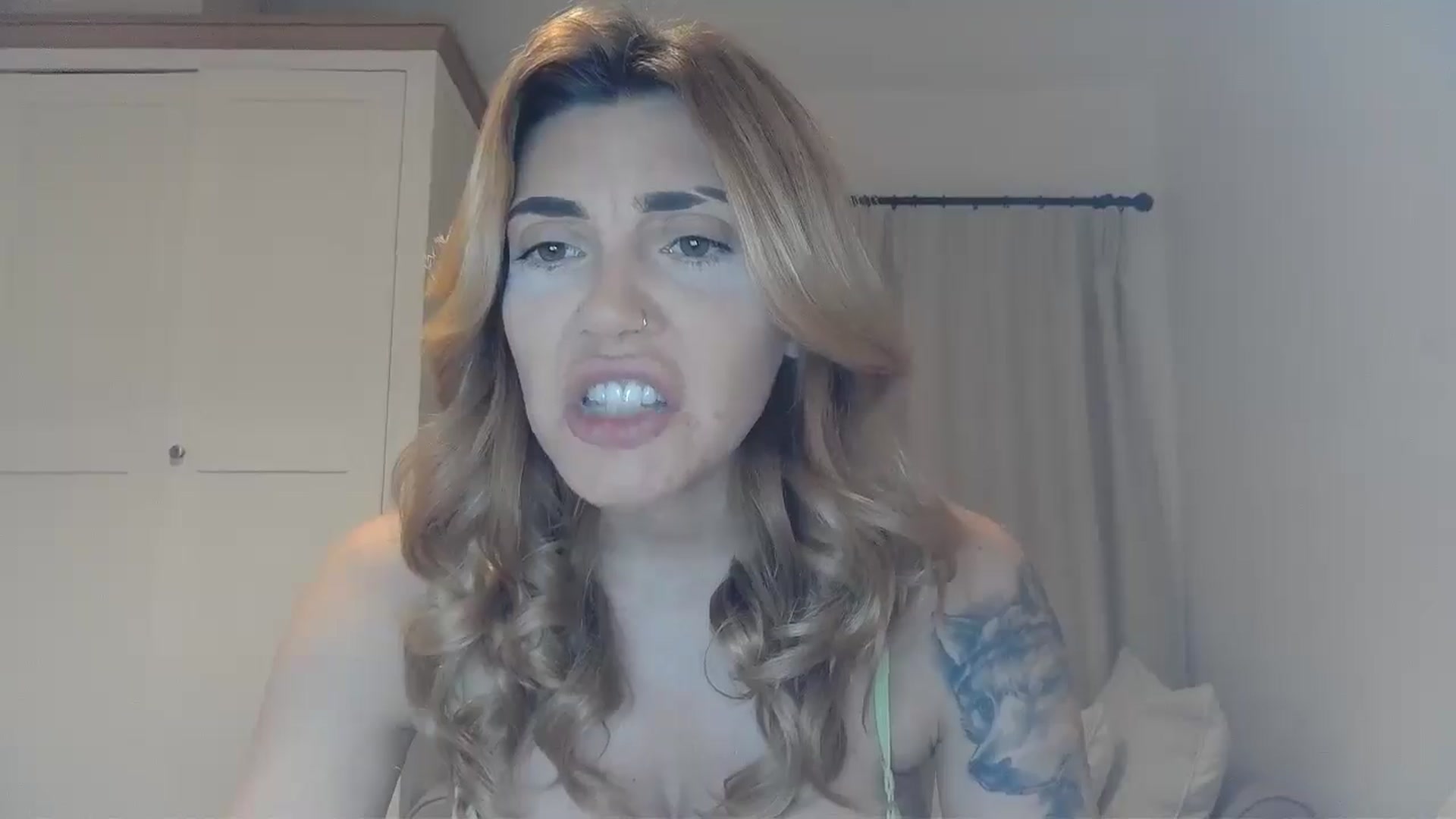 Gallery image thumbnail from EnglishRose3's myfreecams stream on, 02/25/2025, 08:10 image 8 of 20