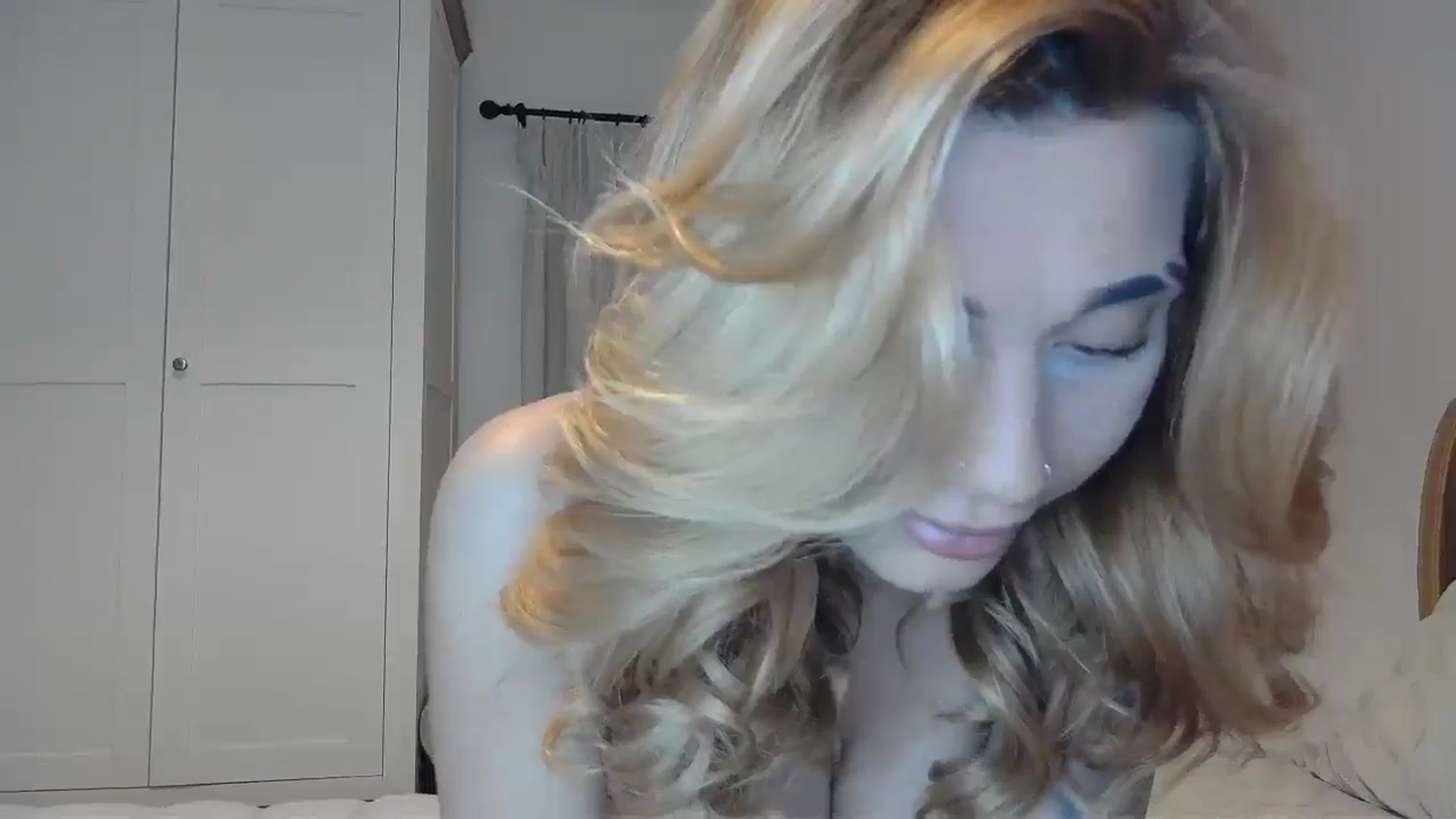 Gallery image thumbnail from EnglishRose3's myfreecams stream on, 03/11/2025, 07:31 image 9 of 20