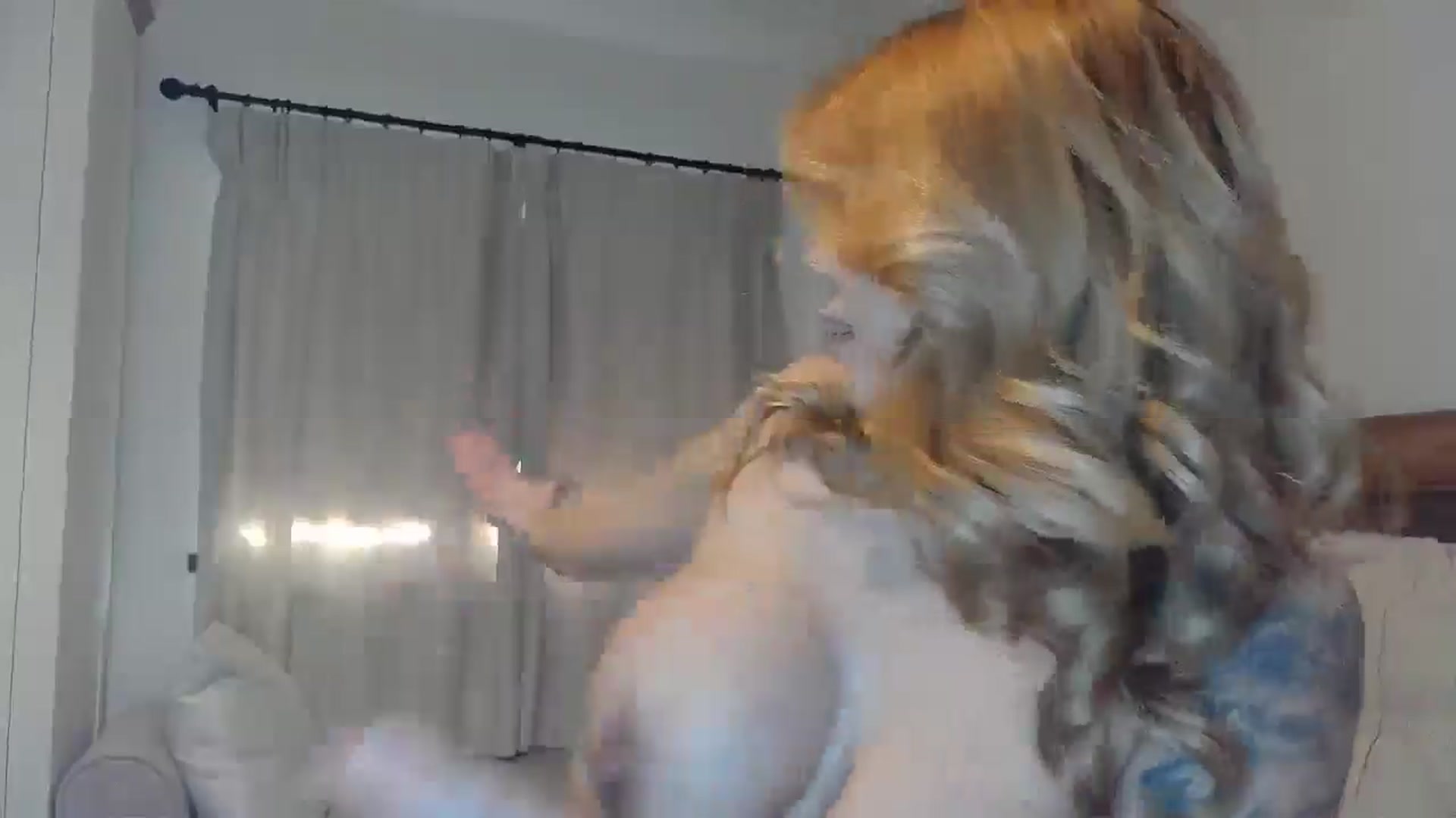 Gallery image thumbnail from EnglishRose3's myfreecams stream on, 03/18/2025, 07:32 image 15 of 20