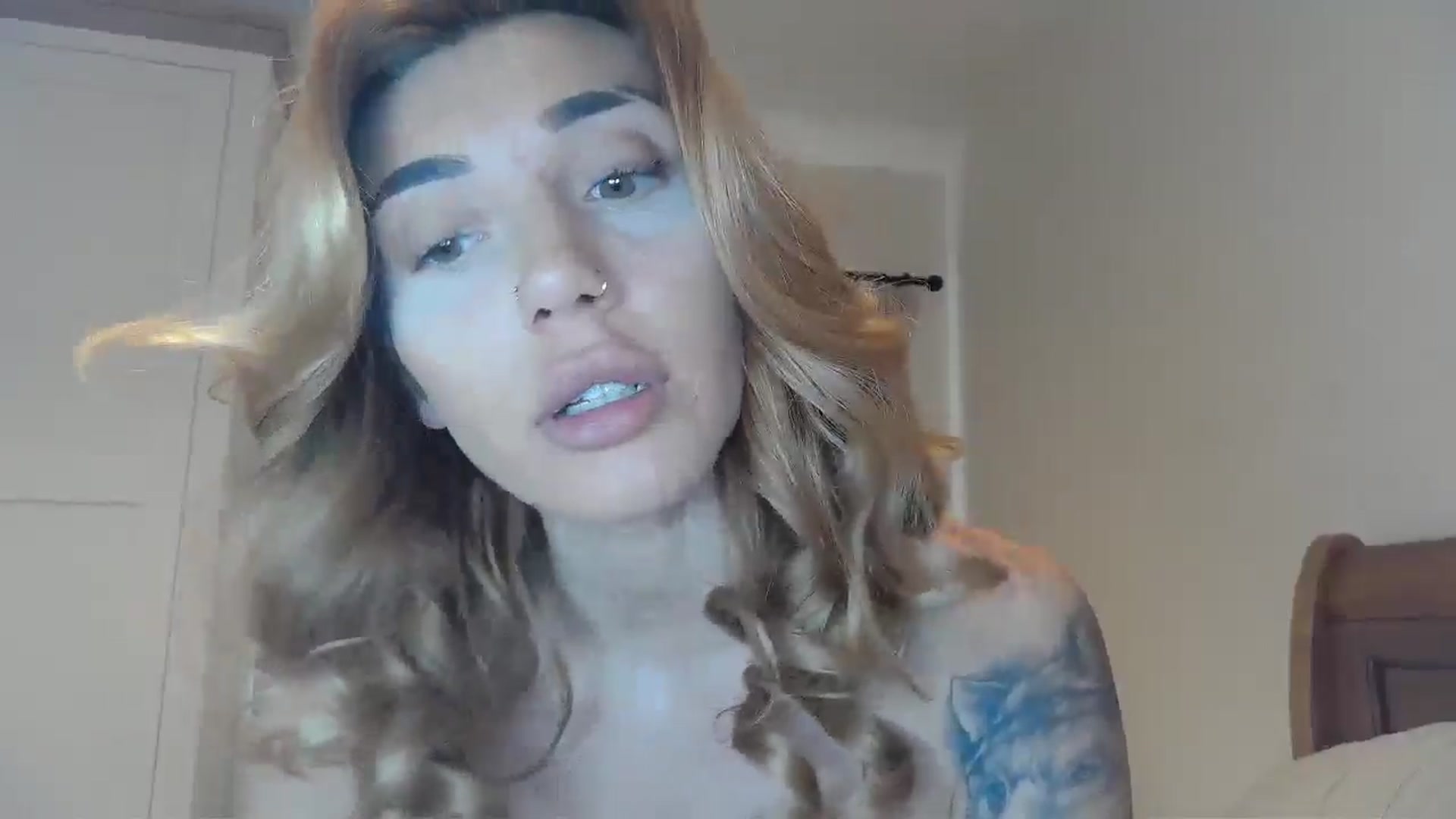 Gallery image thumbnail from EnglishRose3's myfreecams stream on, 03/19/2025, 08:21 image 17 of 20