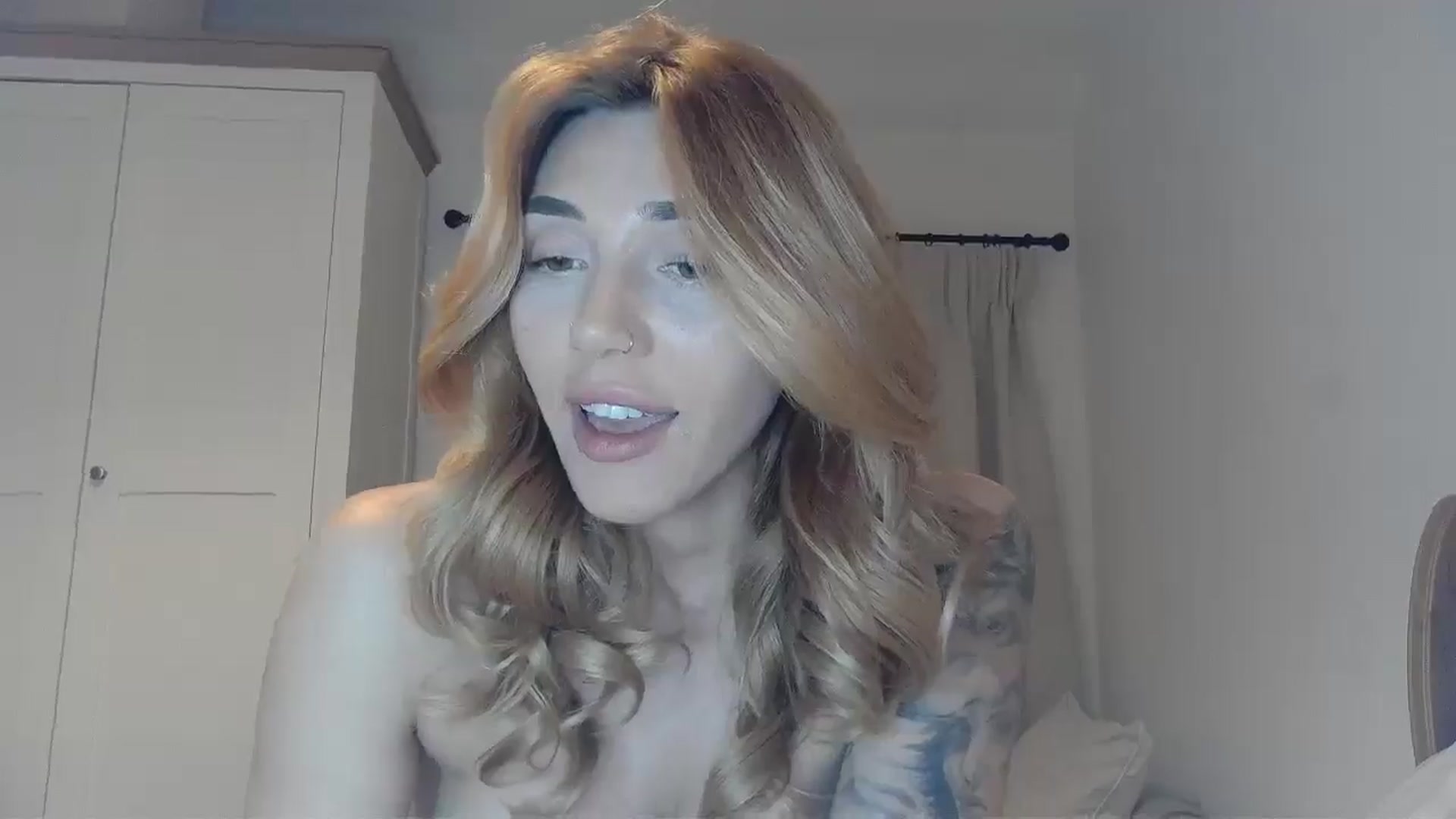 Gallery image thumbnail from EnglishRose3's myfreecams stream on, 03/22/2025, 19:42 image 12 of 20