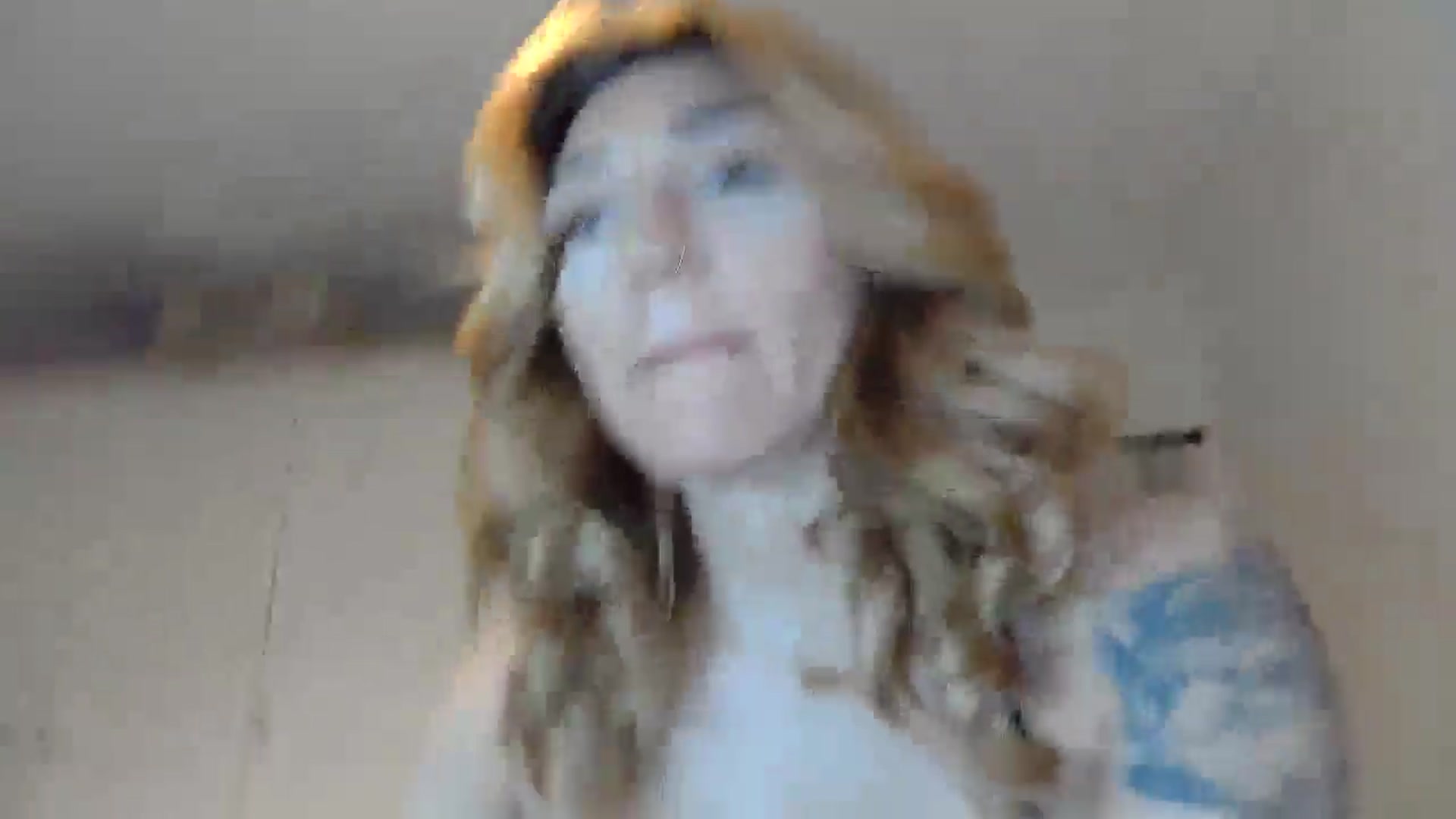 Gallery image thumbnail from EnglishRose3's myfreecams stream on, 03/25/2025, 07:26 image 7 of 20