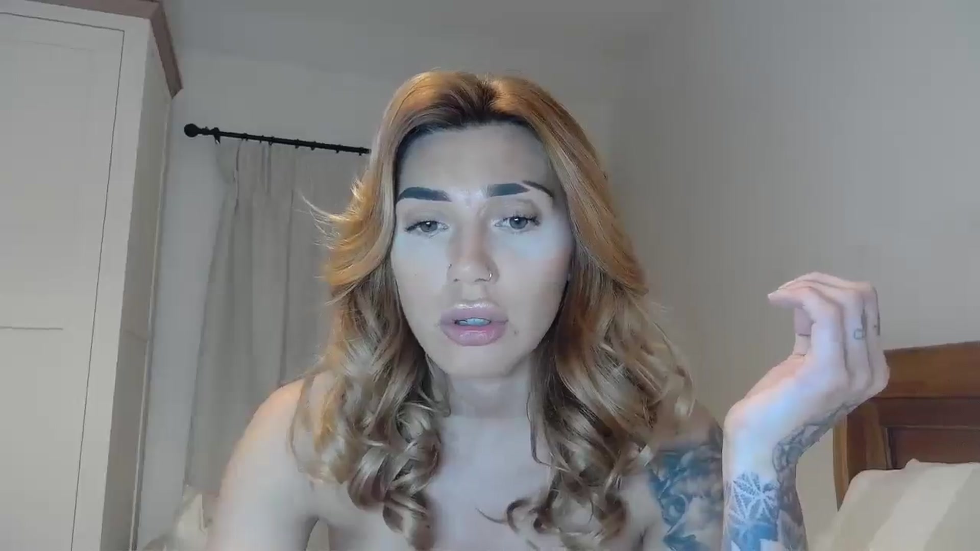 Gallery image thumbnail from EnglishRose3's myfreecams stream on, 03/27/2025, 08:59 image 9 of 20