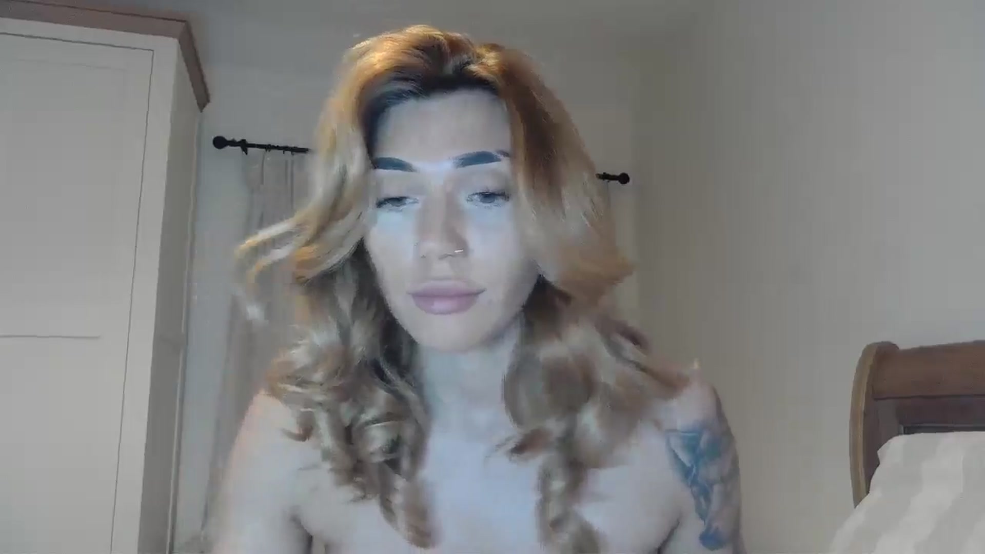 Gallery image thumbnail from EnglishRose3's myfreecams stream on, 03/28/2025, 08:38 image 19 of 20