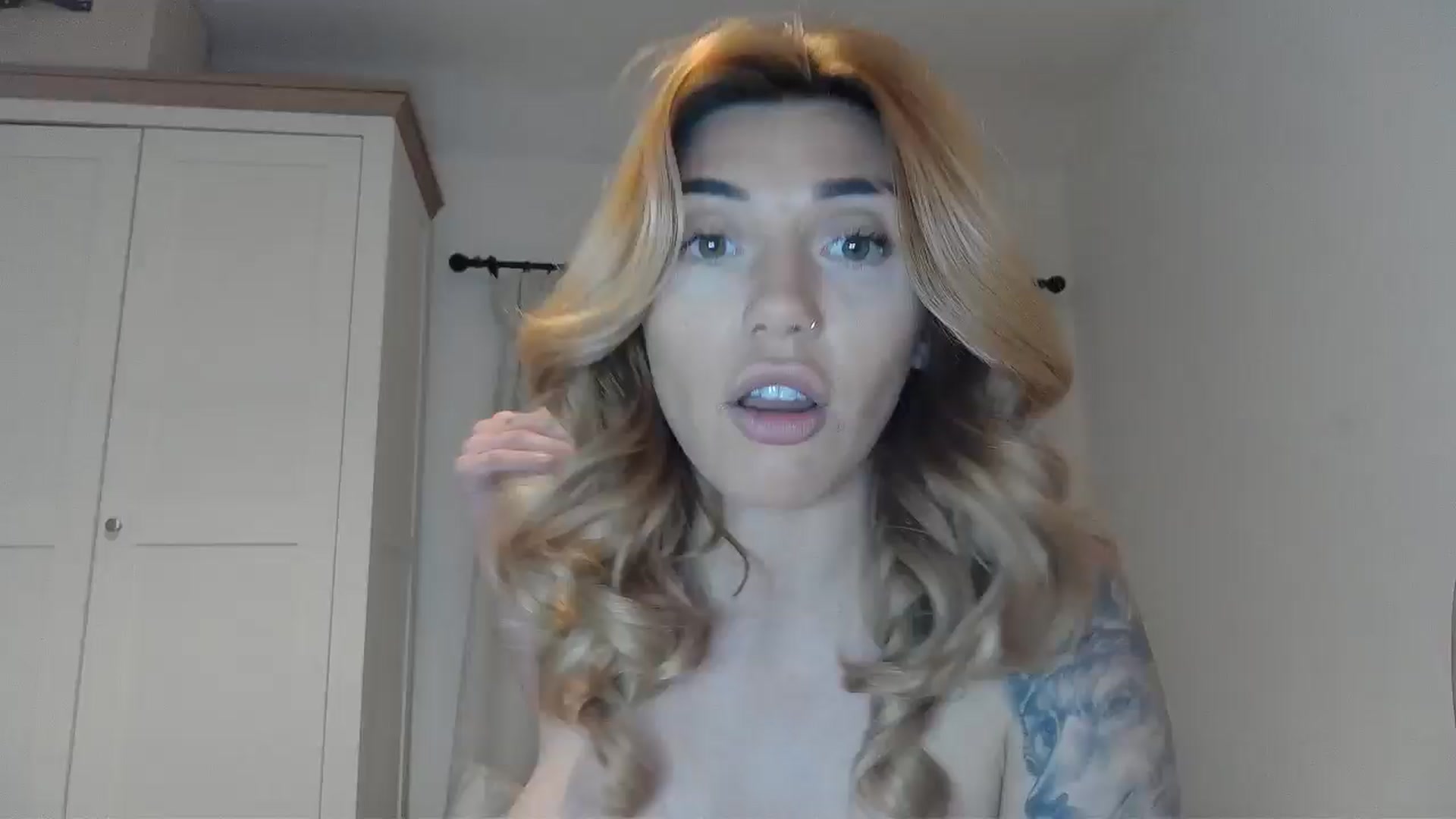 Gallery image thumbnail from EnglishRose3's myfreecams stream on, 03/28/2025, 08:38 image 18 of 20