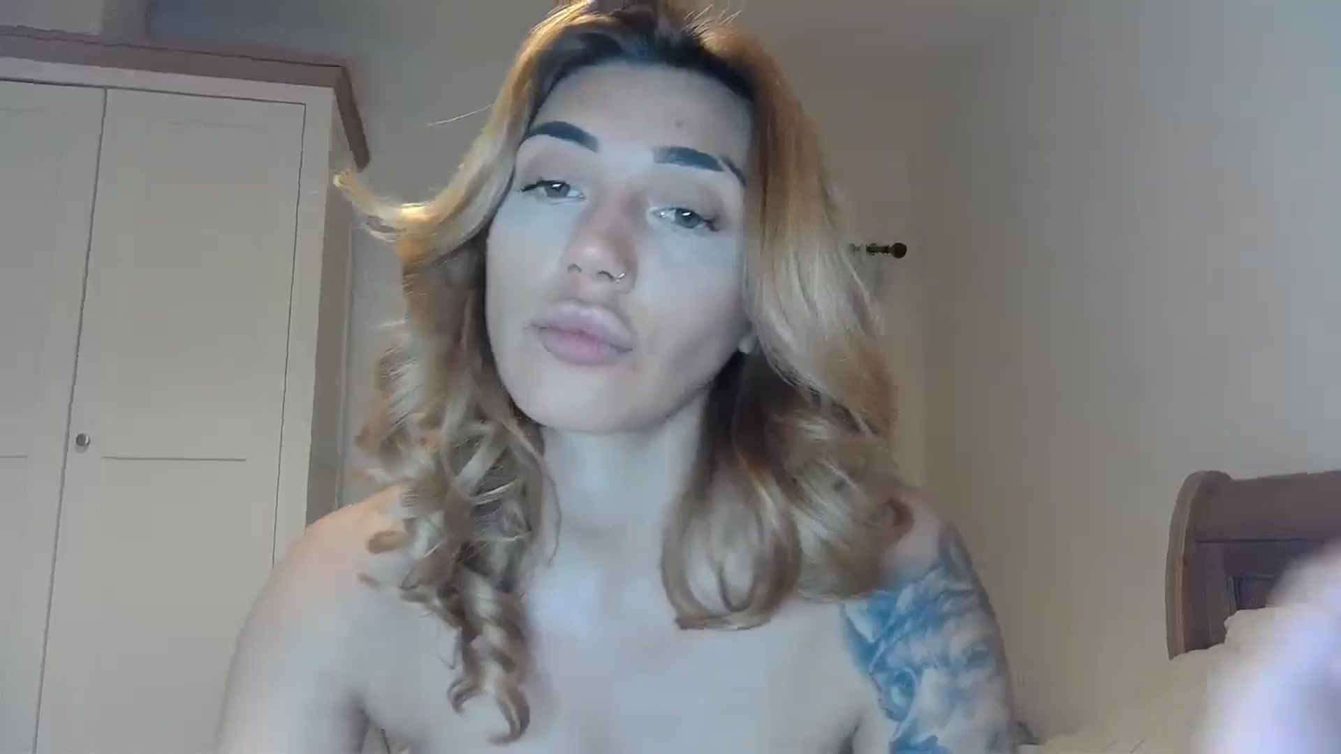 Gallery image thumbnail from EnglishRose3's myfreecams stream on, 04/02/2025, 07:33 image 6 of 20