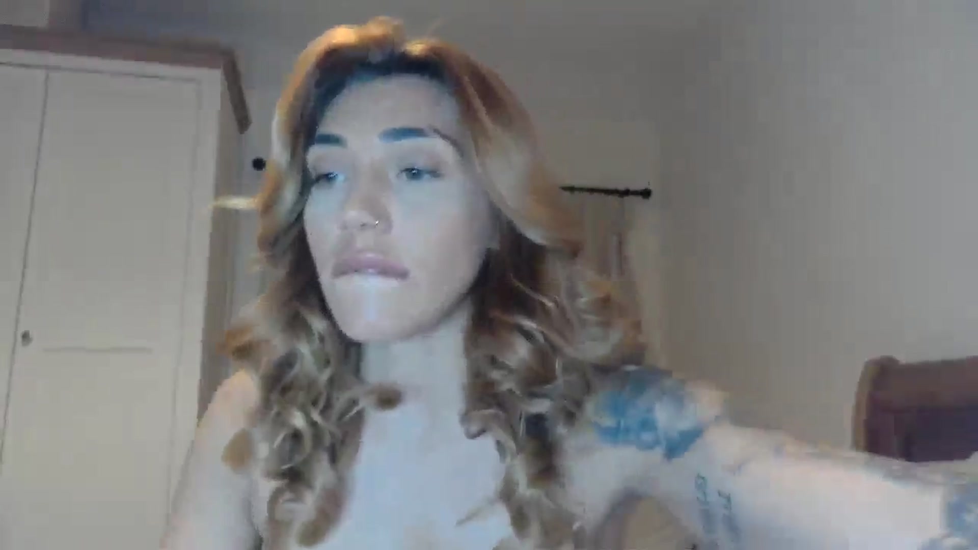 Gallery image thumbnail from EnglishRose3's myfreecams stream on, 04/03/2025, 06:53 image 14 of 20