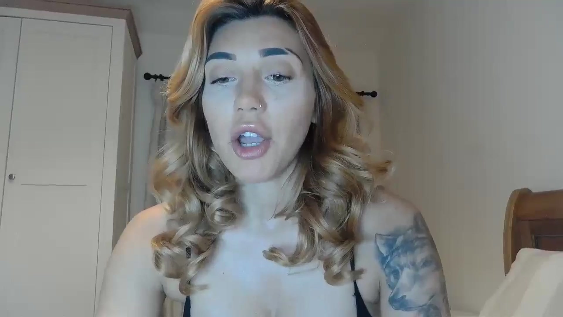 Gallery image thumbnail from EnglishRose3's myfreecams stream on, 04/09/2025, 06:36 image 10 of 20