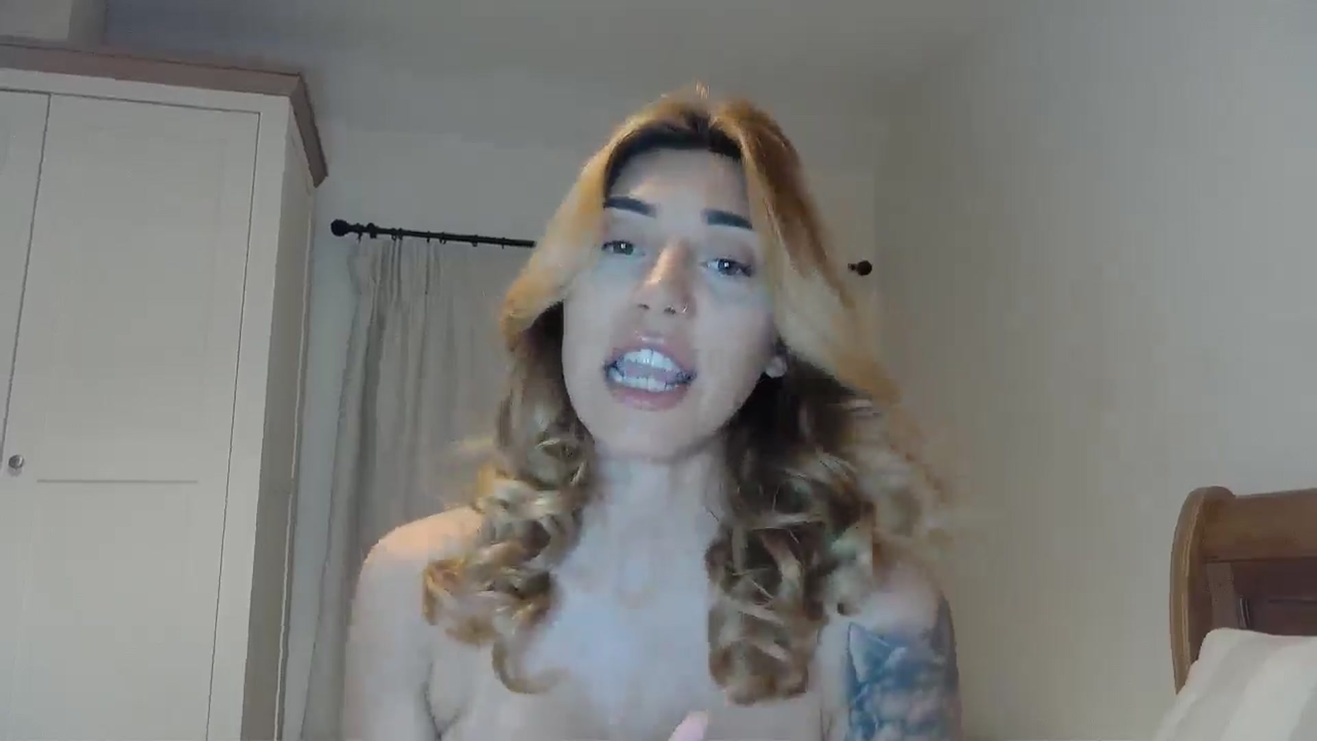 Gallery image thumbnail from EnglishRose3's myfreecams stream on, 04/09/2025, 06:36 image 15 of 20