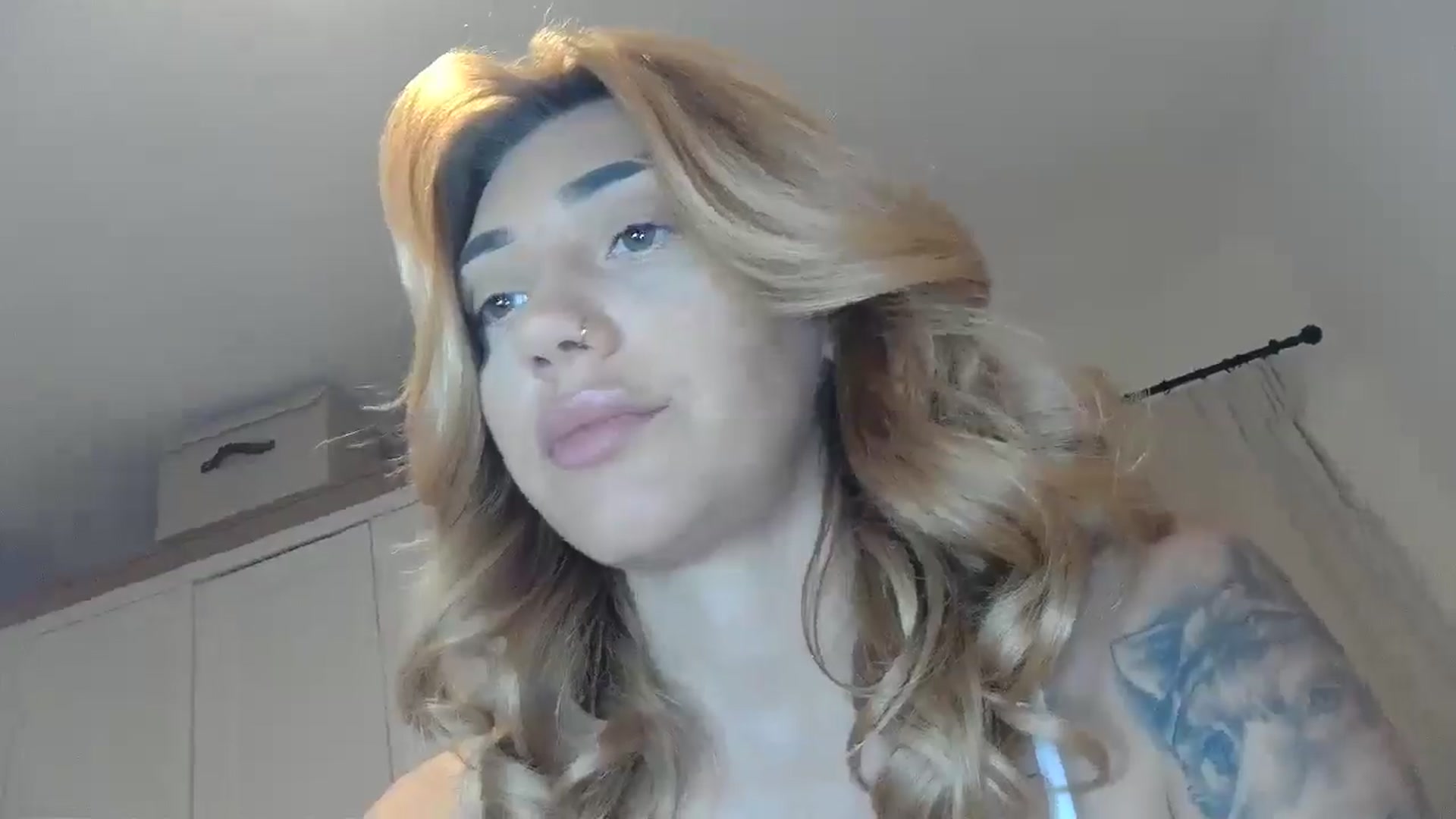 Gallery image thumbnail from EnglishRose3's myfreecams stream on, 04/13/2025, 06:51 image 17 of 20