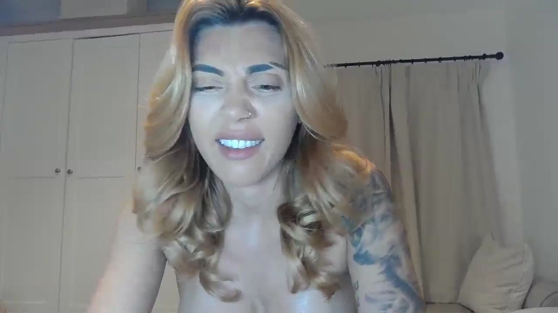 Gallery image thumbnail from EnglishRose3's myfreecams stream on, 04/13/2025, 09:03 image 18 of 20