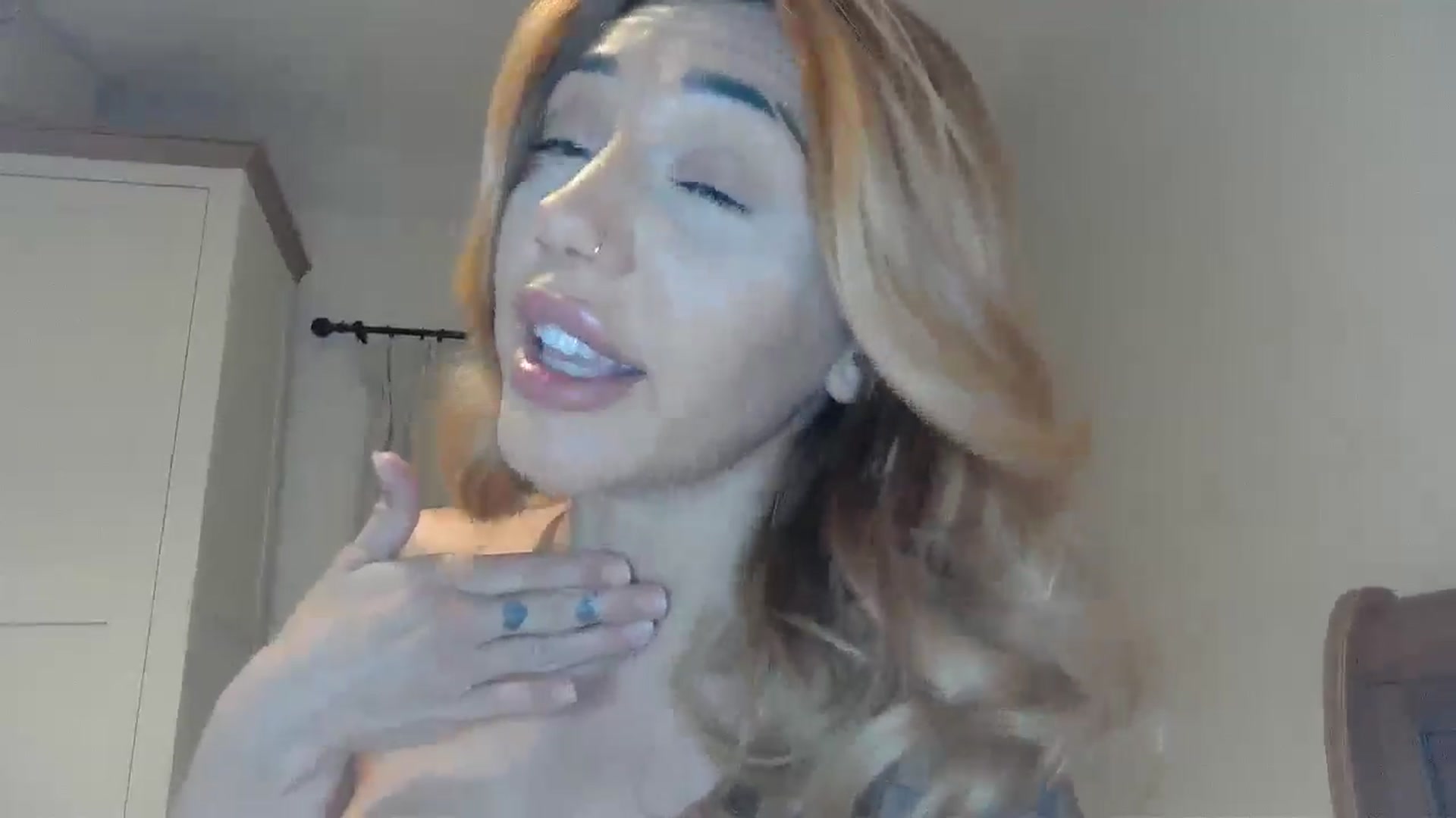 Gallery image thumbnail from EnglishRose3's myfreecams stream on, 04/23/2025, 07:05 image 5 of 20