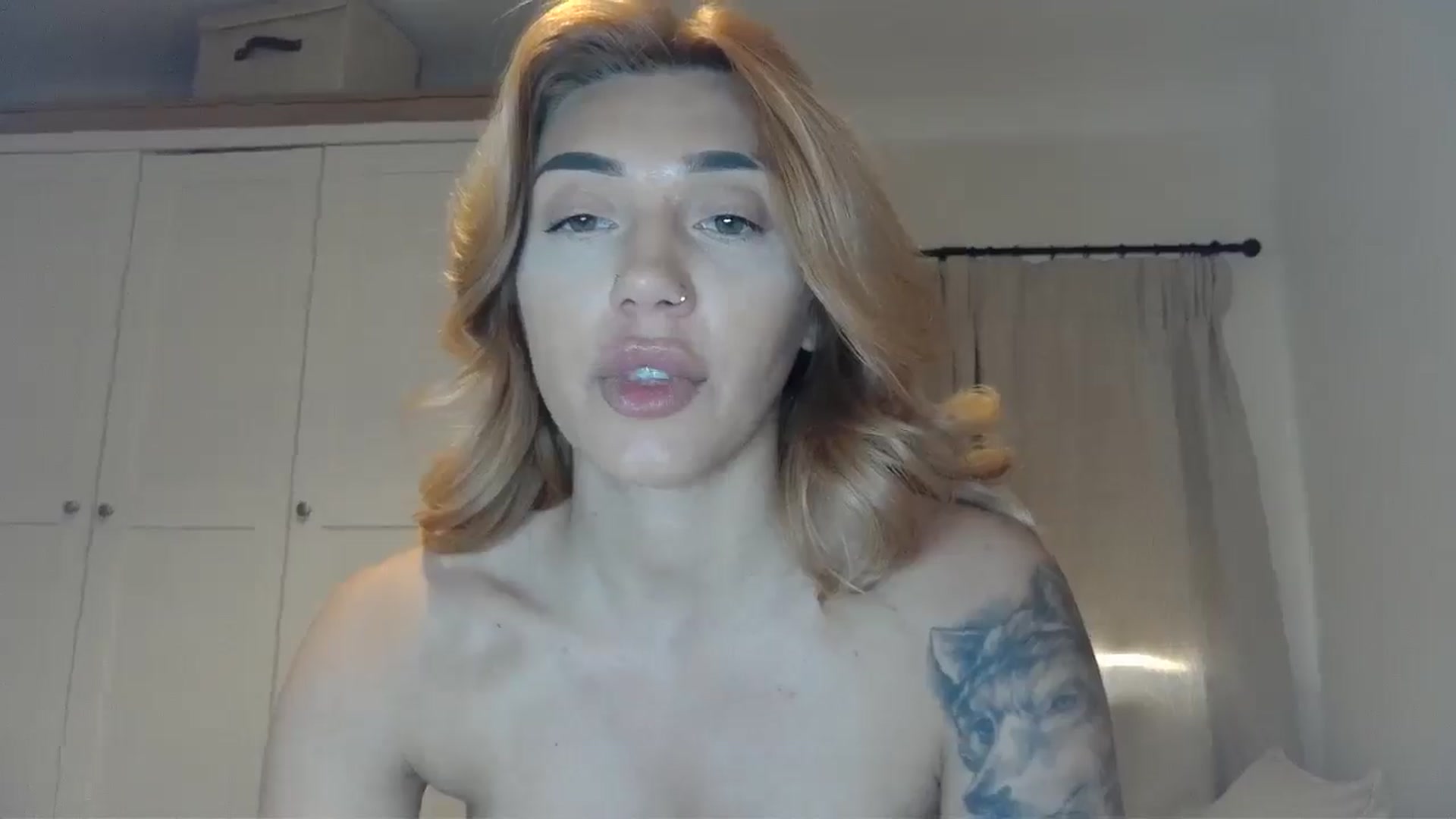 Gallery image thumbnail from EnglishRose3's myfreecams stream on, 04/28/2025, 07:26 image 5 of 20
