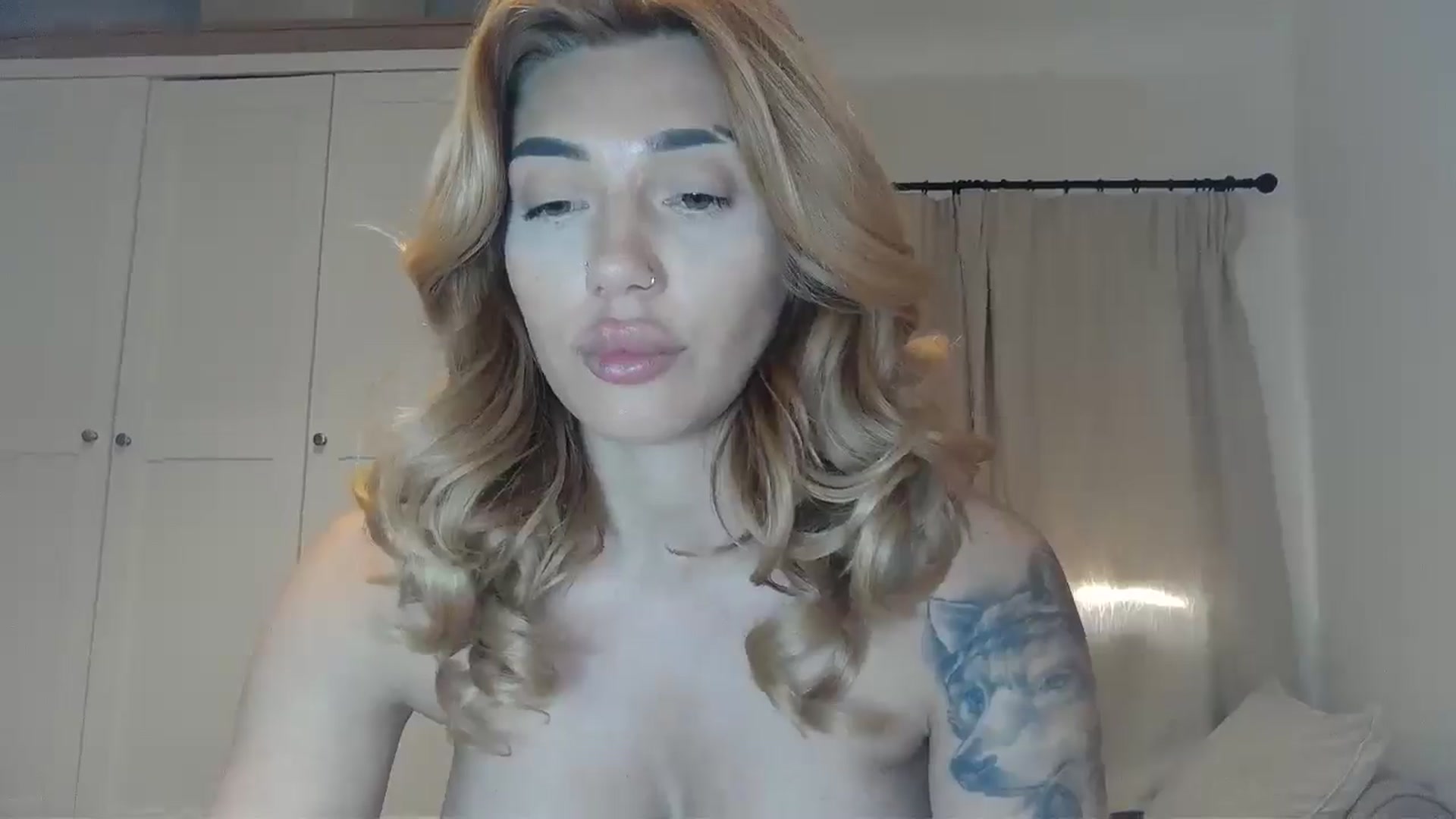 Gallery image thumbnail from EnglishRose3's myfreecams stream on, 04/28/2025, 07:26 image 8 of 20