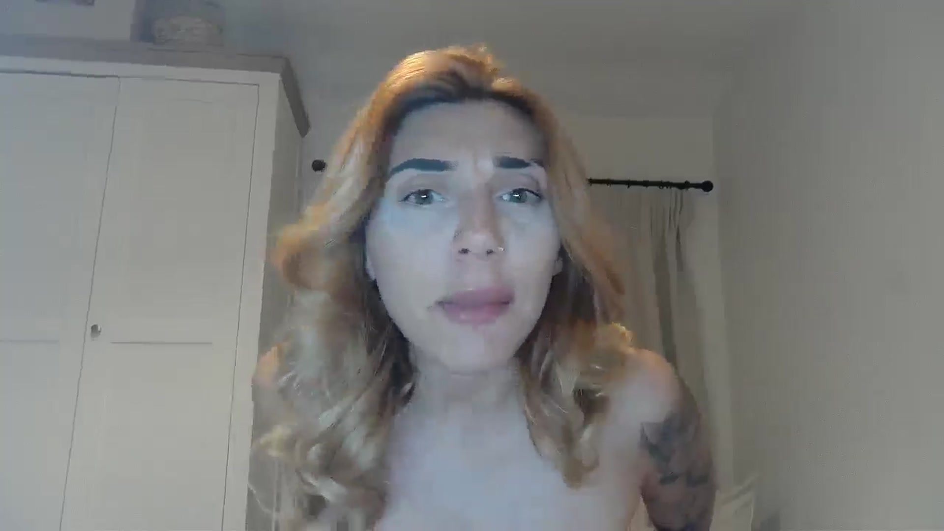 Gallery image thumbnail from EnglishRose3's myfreecams stream on, 05/01/2025, 20:51 image 15 of 20