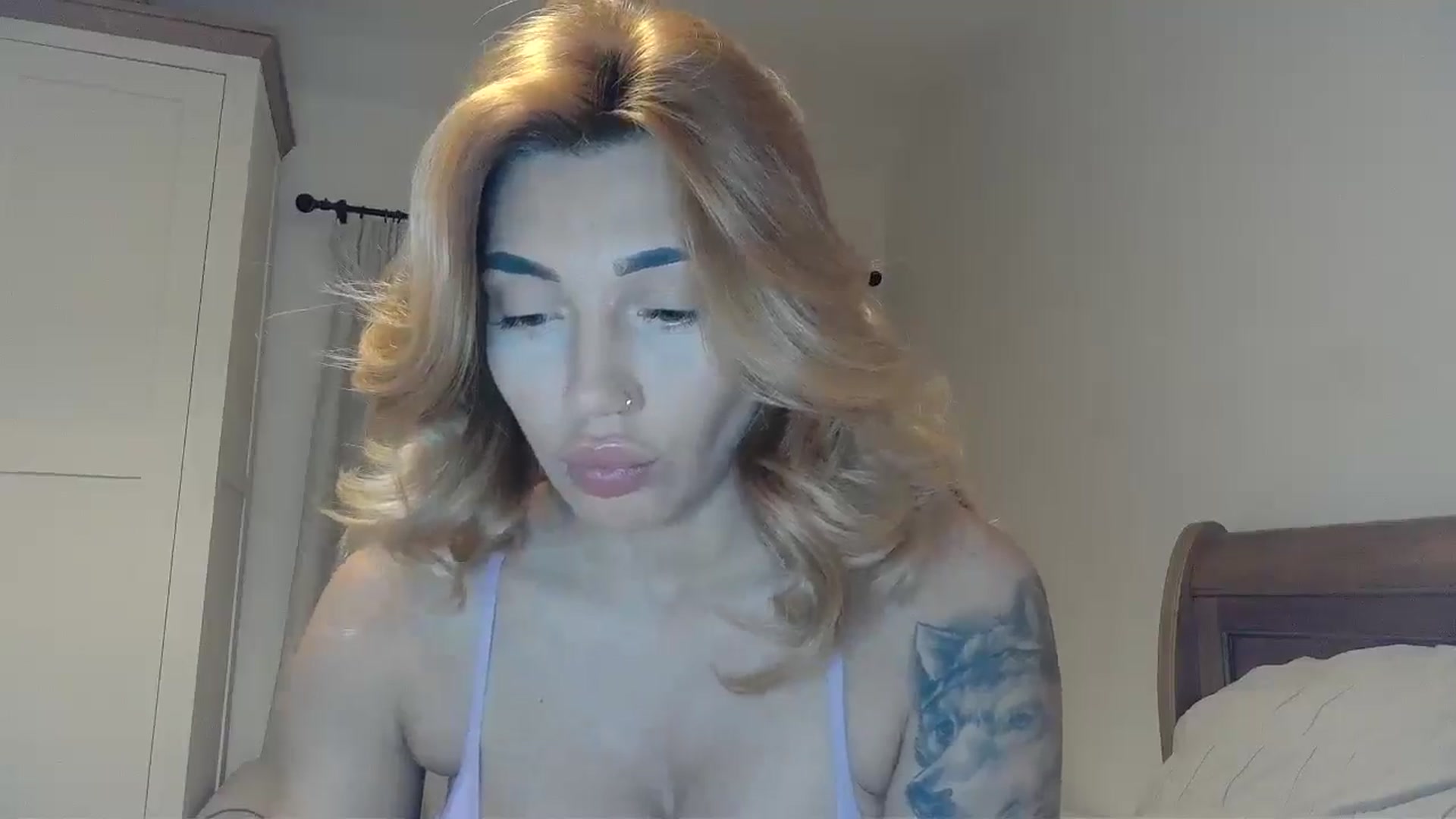 Gallery image thumbnail from EnglishRose3's myfreecams stream on, 05/06/2025, 05:47 image 12 of 20