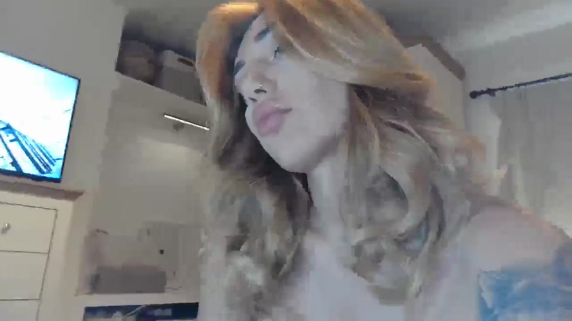 Gallery image thumbnail from EnglishRose3's myfreecams stream on, 05/07/2025, 07:29 image 11 of 20