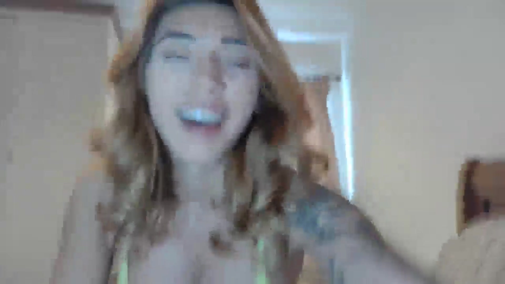 Gallery image thumbnail from EnglishRose3's myfreecams stream on, 05/10/2025, 09:14 image 2 of 20
