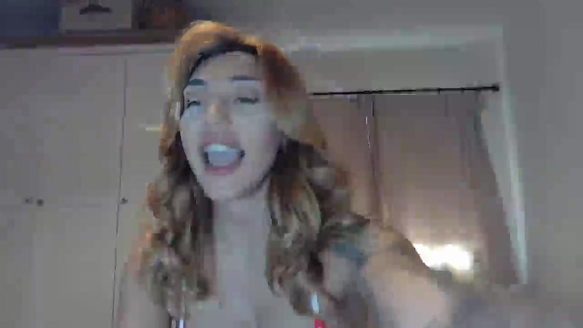 Gallery image thumbnail from EnglishRose3's myfreecams stream on, 05/13/2025, 07:25 image 12 of 20