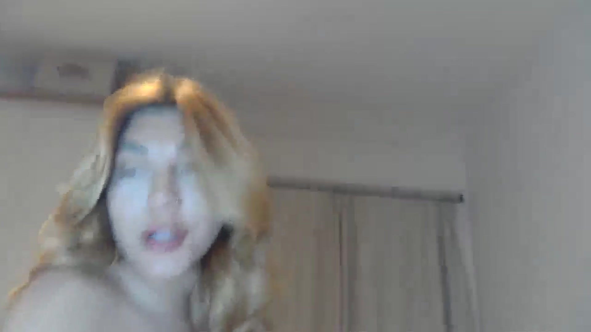 Gallery image thumbnail from EnglishRose3's myfreecams stream on, 05/15/2025, 21:15 image 16 of 20