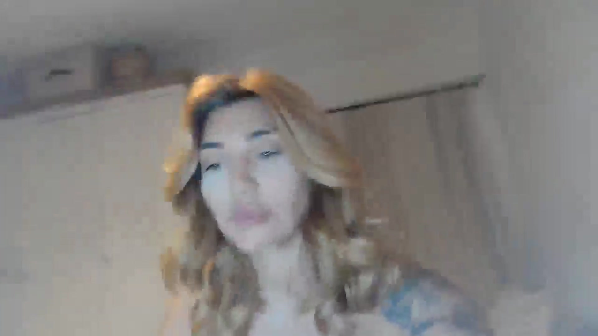 Gallery image thumbnail from EnglishRose3's myfreecams stream on, 05/19/2025, 07:30 image 12 of 20