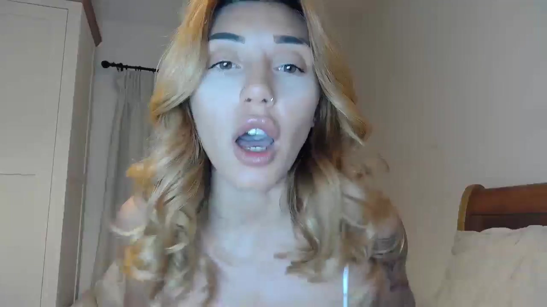 Gallery image thumbnail from EnglishRose3's myfreecams stream on, 05/25/2025, 09:20 image 18 of 20
